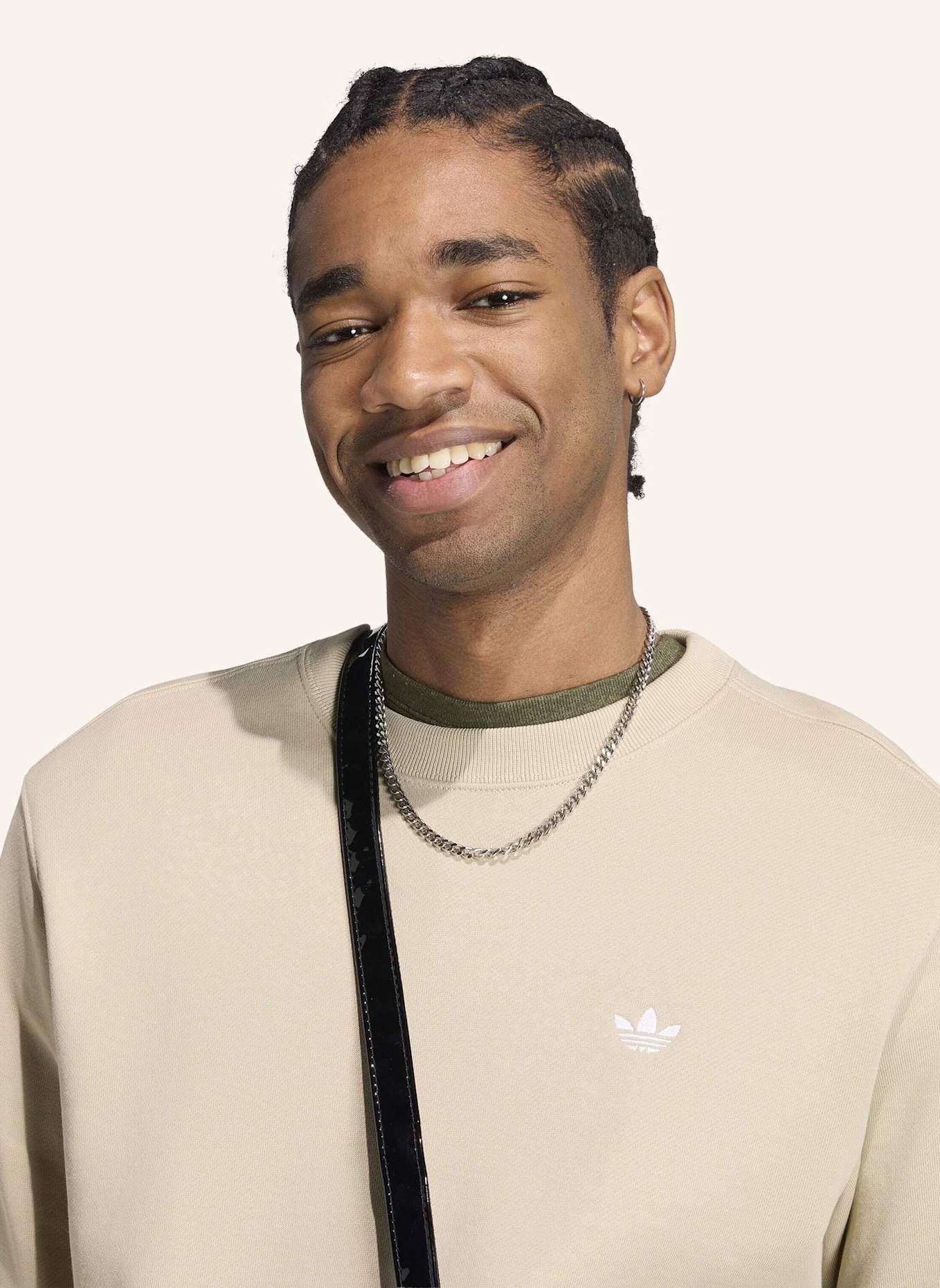 adidas Originals TREFOIL ESSENTIALS CREW FRENCH TERRY SWEATSHIRT: BEIGE