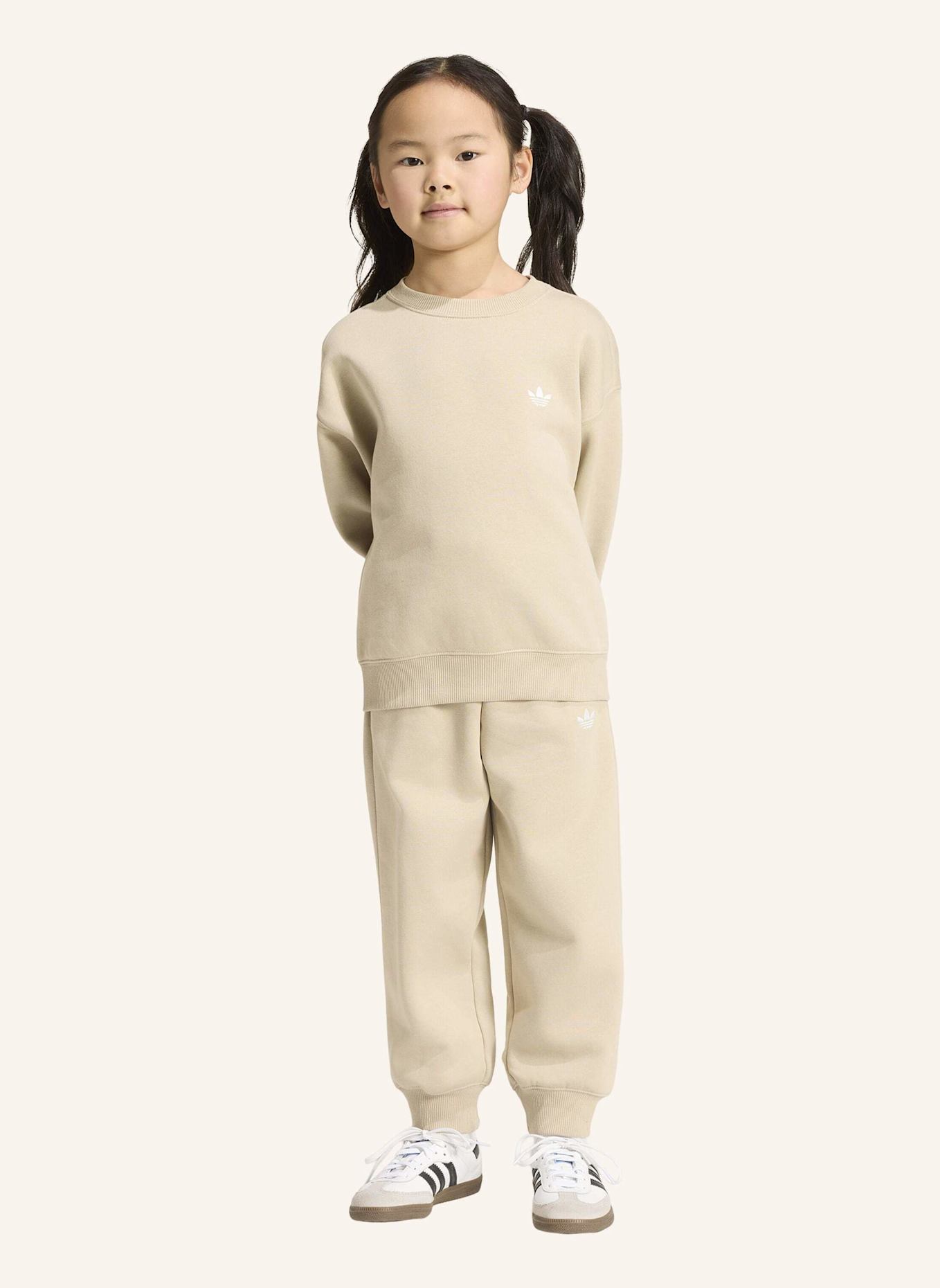 adidas Originals JOGGINGANZUG MIT RUNDHALSAUSSCHNITT, LOCKER GESCHNITTEN: BEIGE