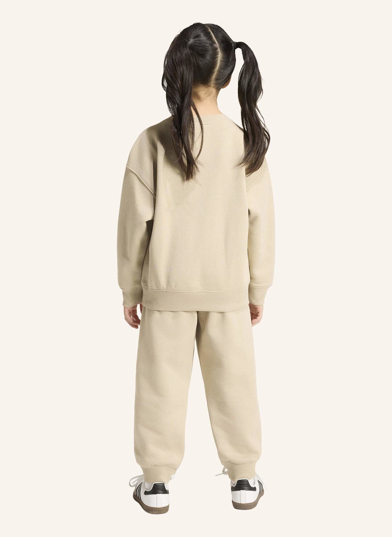 adidas Originals JOGGINGANZUG MIT RUNDHALSAUSSCHNITT, LOCKER GESCHNITTEN: BEIGE