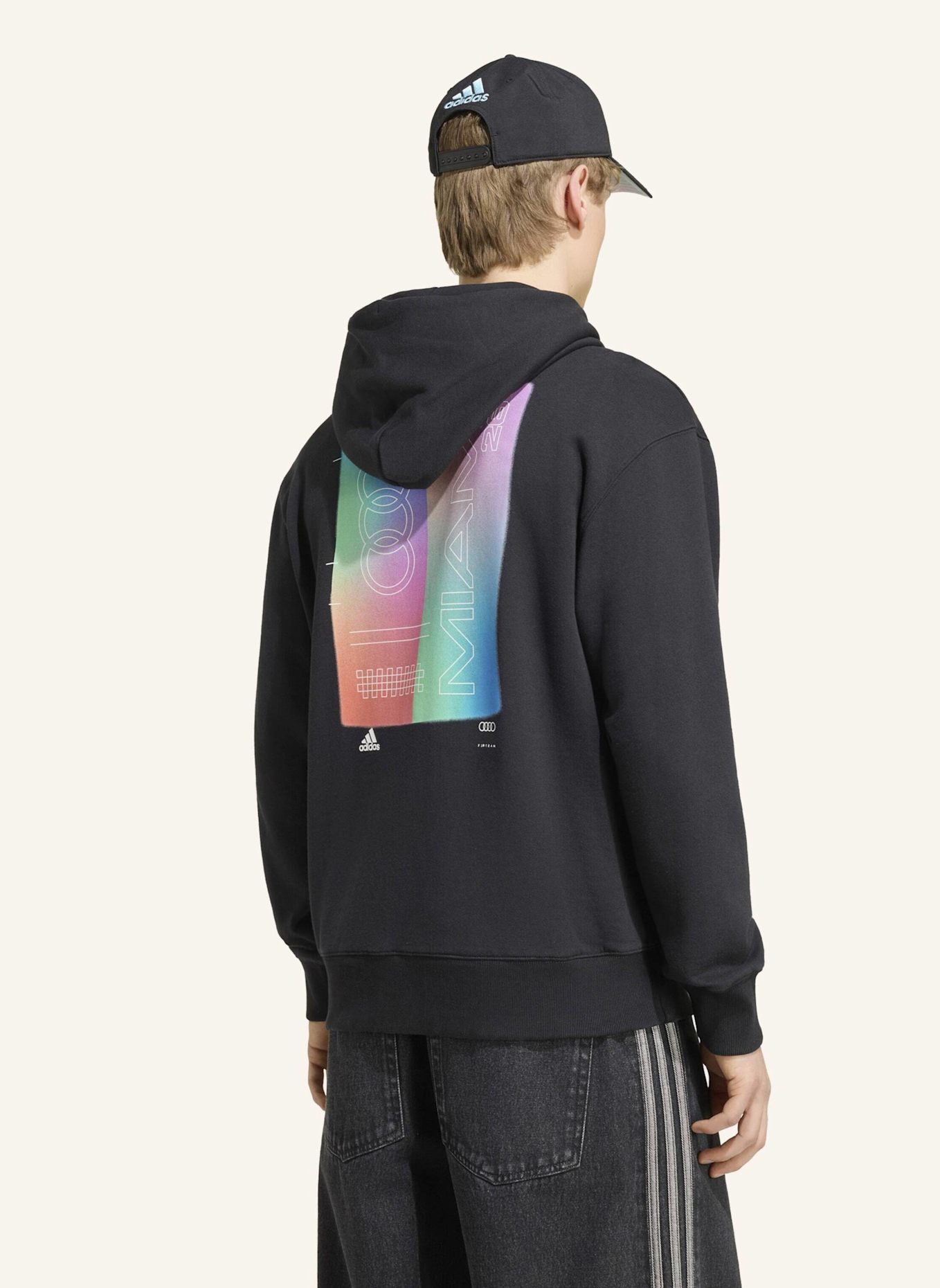 adidas AUDI REVOLUT F1 TEAM TEAMGEIST HOODIE: SCHWARZ