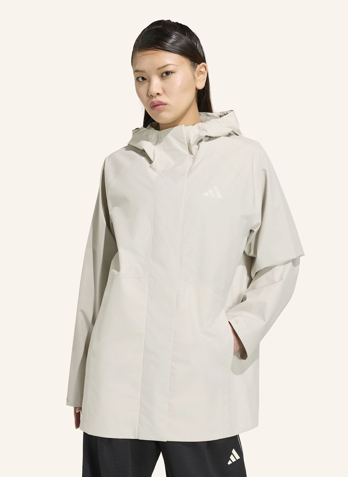 adidas ESSENTIALS RAIN PARKA: BEIGE