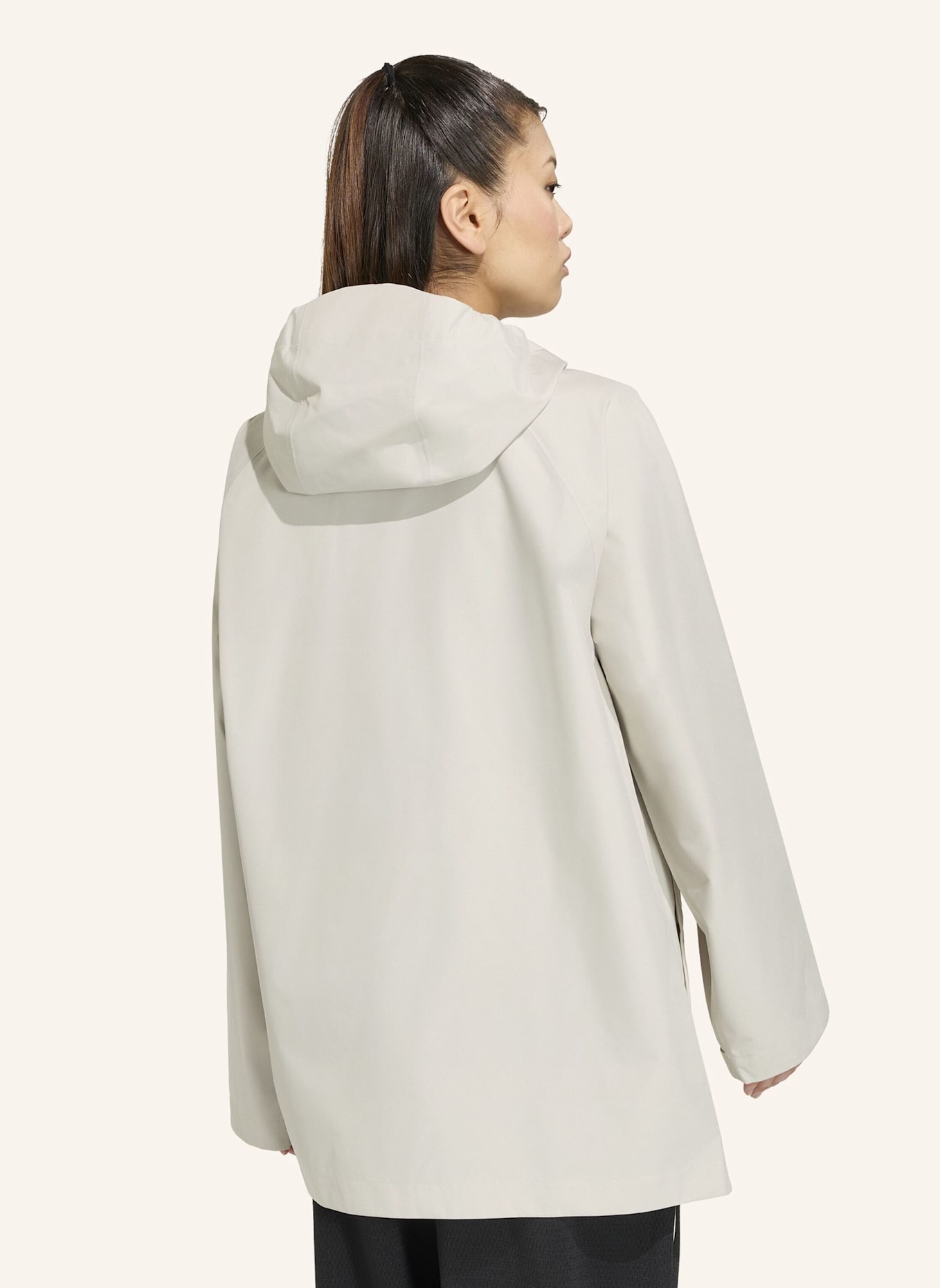 adidas ESSENTIALS RAIN PARKA: BEIGE