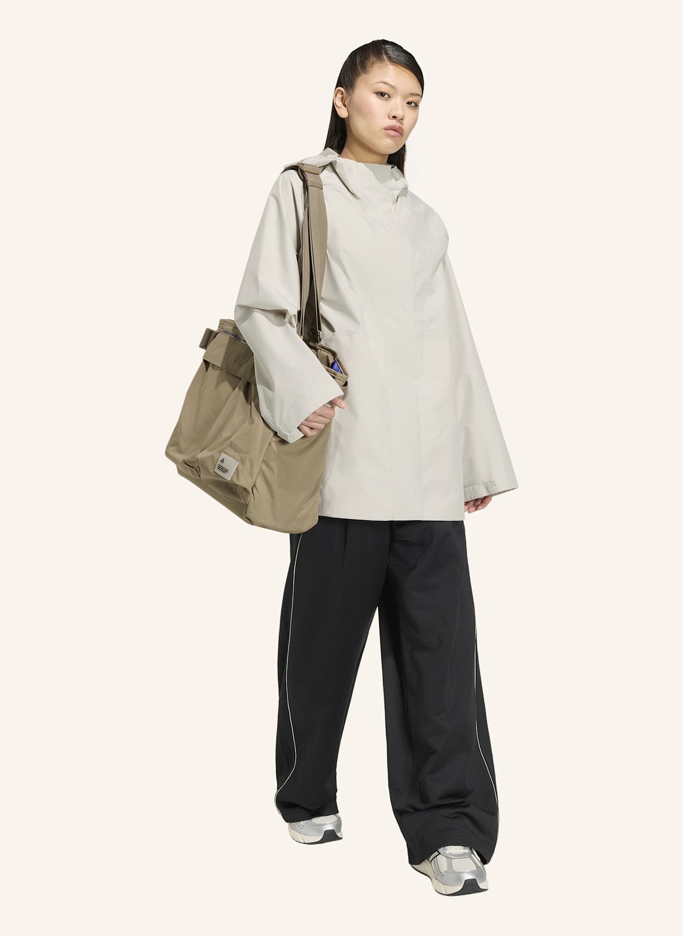 adidas ESSENTIALS RAIN PARKA: BEIGE