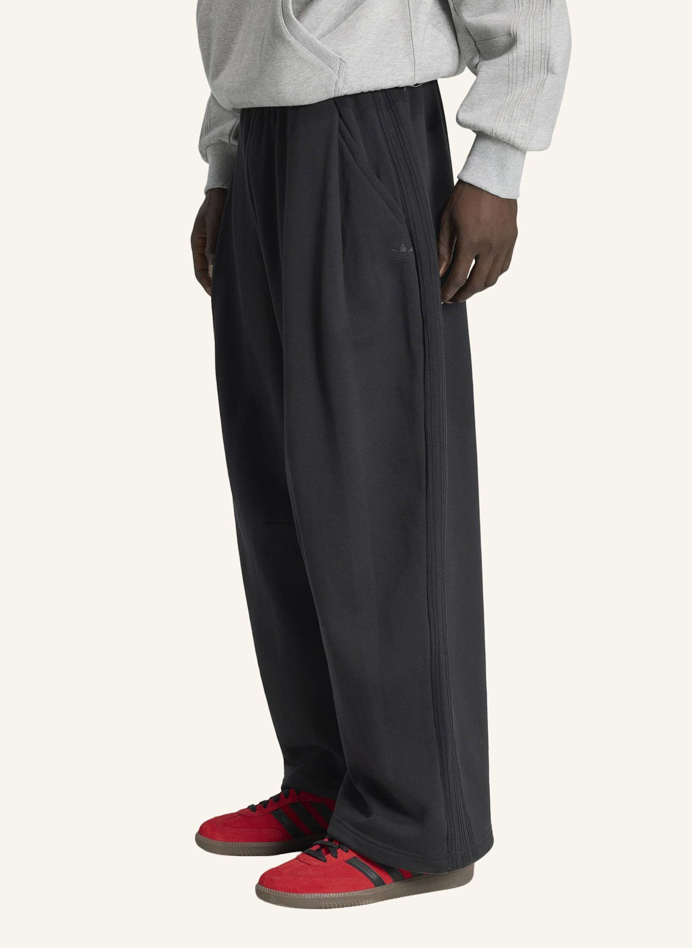 adidas Originals PREMIUM ESSENTIALS HOSE OFFENER WEITER SAUM: SCHWARZ