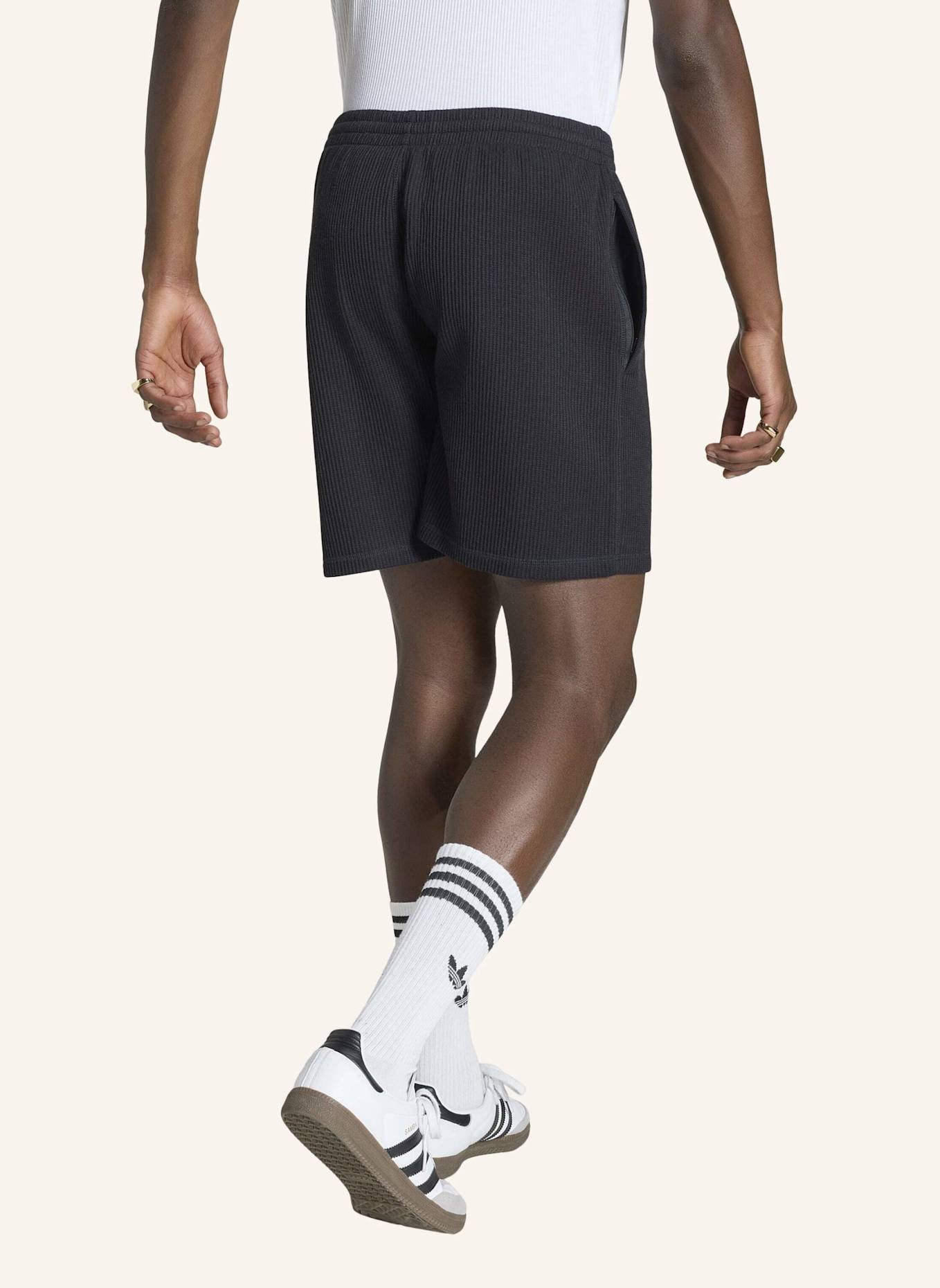 adidas Originals TREFOIL ESSENTIALS WAFFELSTRICK-SHORTS: SCHWARZ