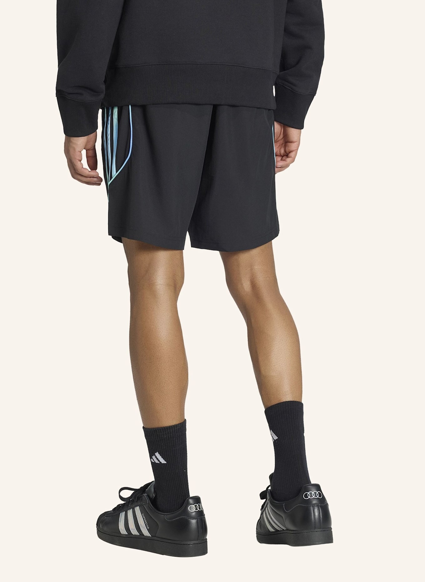 adidas AUDI REVOLUT F1 TEAM TEAMGEIST SHORTS: SCHWARZ