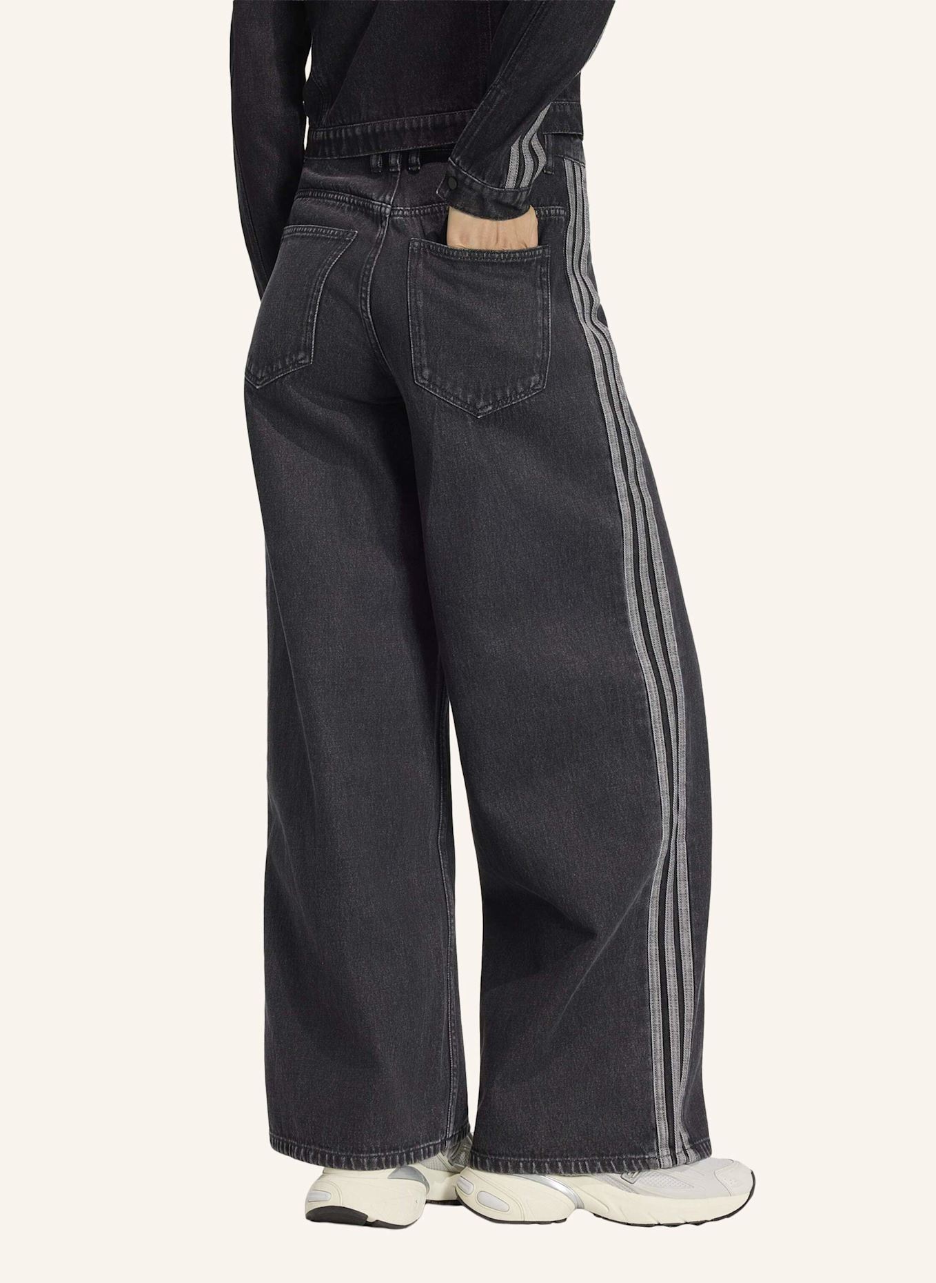 adidas Originals JEANSHOSE, HOHER BUND, WEITES BEIN: SCHWARZ