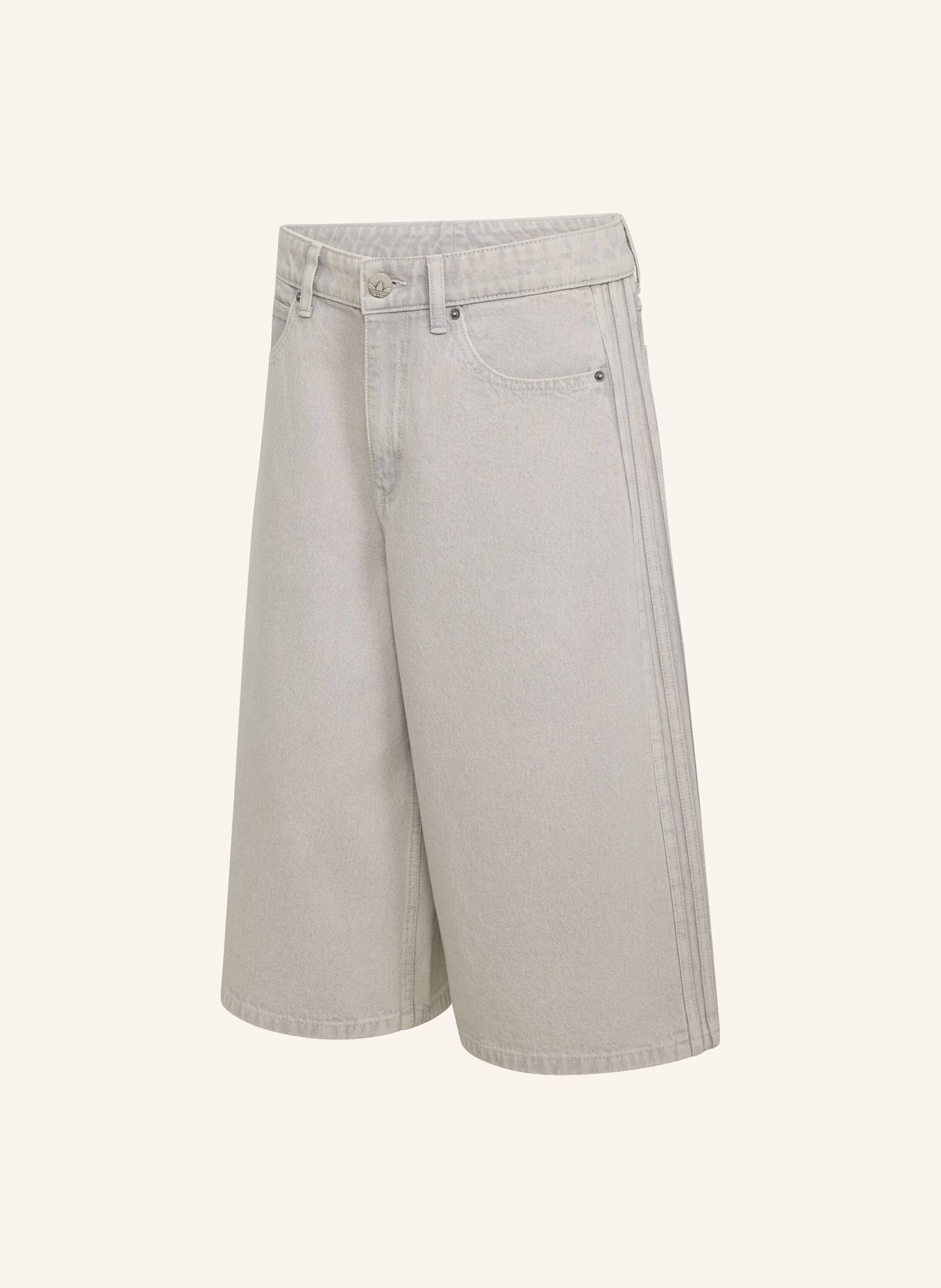adidas Originals DENIM-JORTS MIT MITTELHOHEM BUND: HELLGRAU