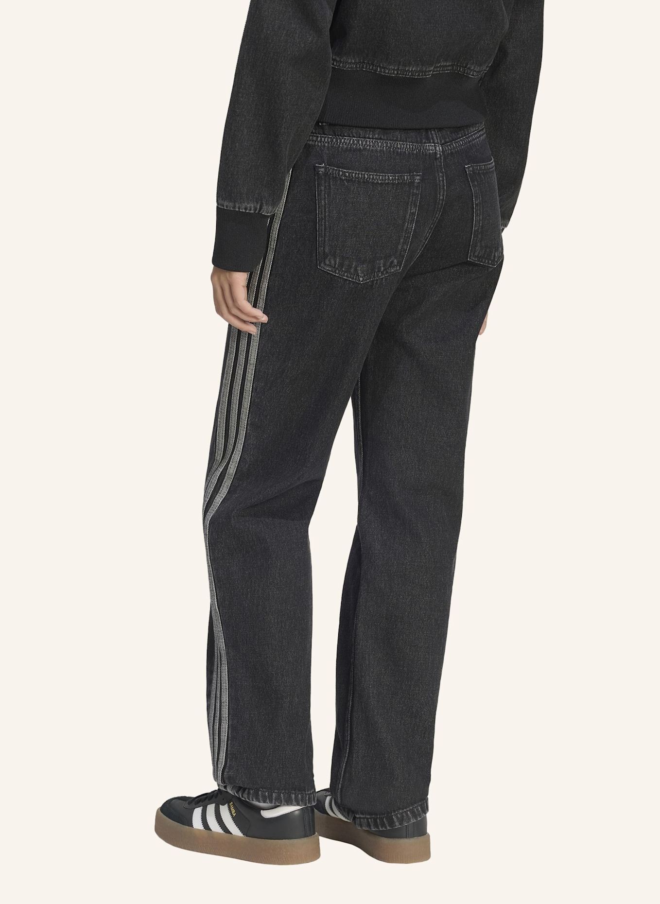 adidas Originals FIREBIRD JEANSHOSE MIT MITTELHOHEM BUND, GERADE GESCHNITTEN: SCHWARZ