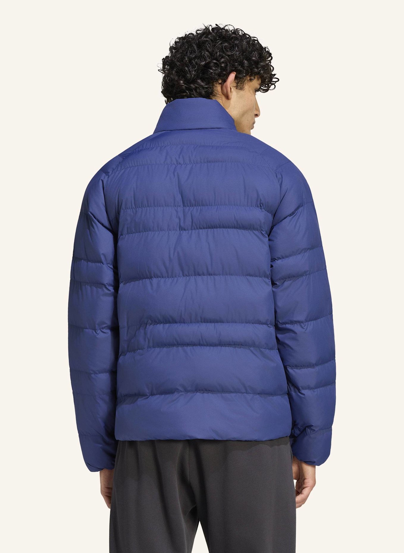 adidas ESSENTIALS ISOLATIONSJACKE, VERSTAUBAR: BLAU