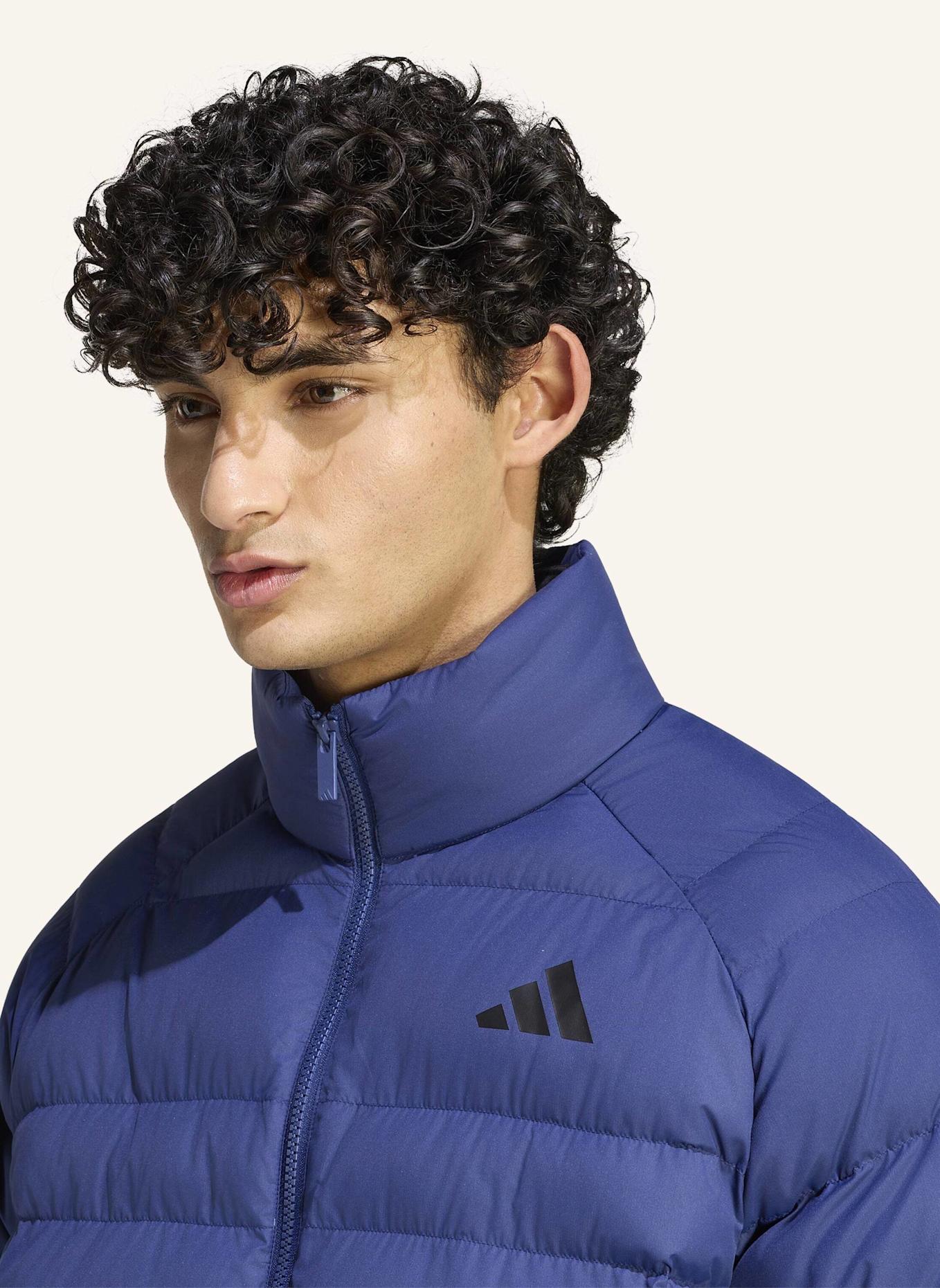 adidas ESSENTIALS ISOLATIONSJACKE, VERSTAUBAR: BLAU
