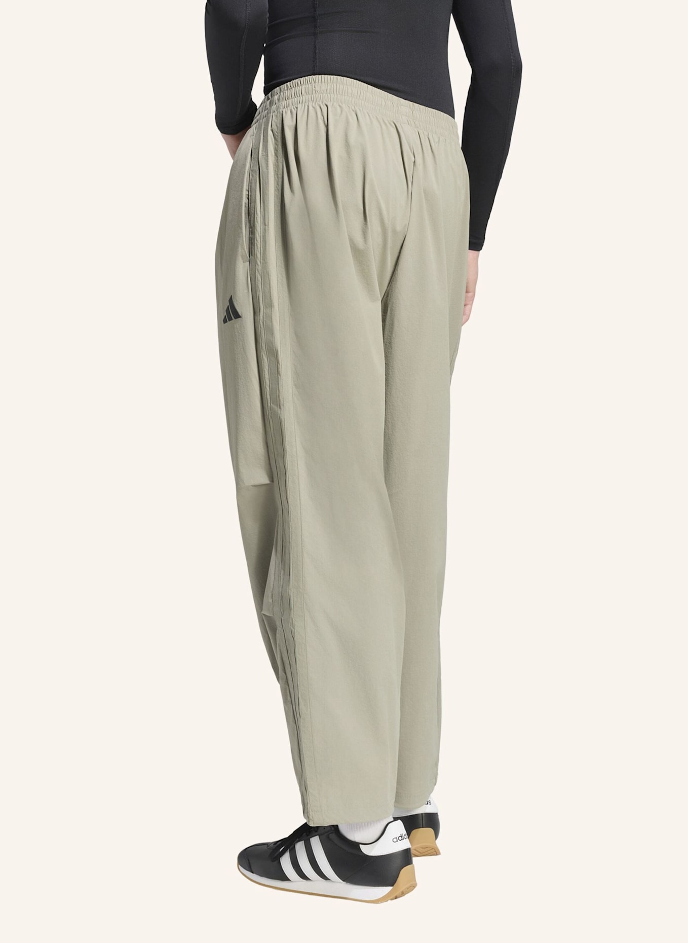 adidas CITY TECH 3-STREIFEN-HOSE: SILBER