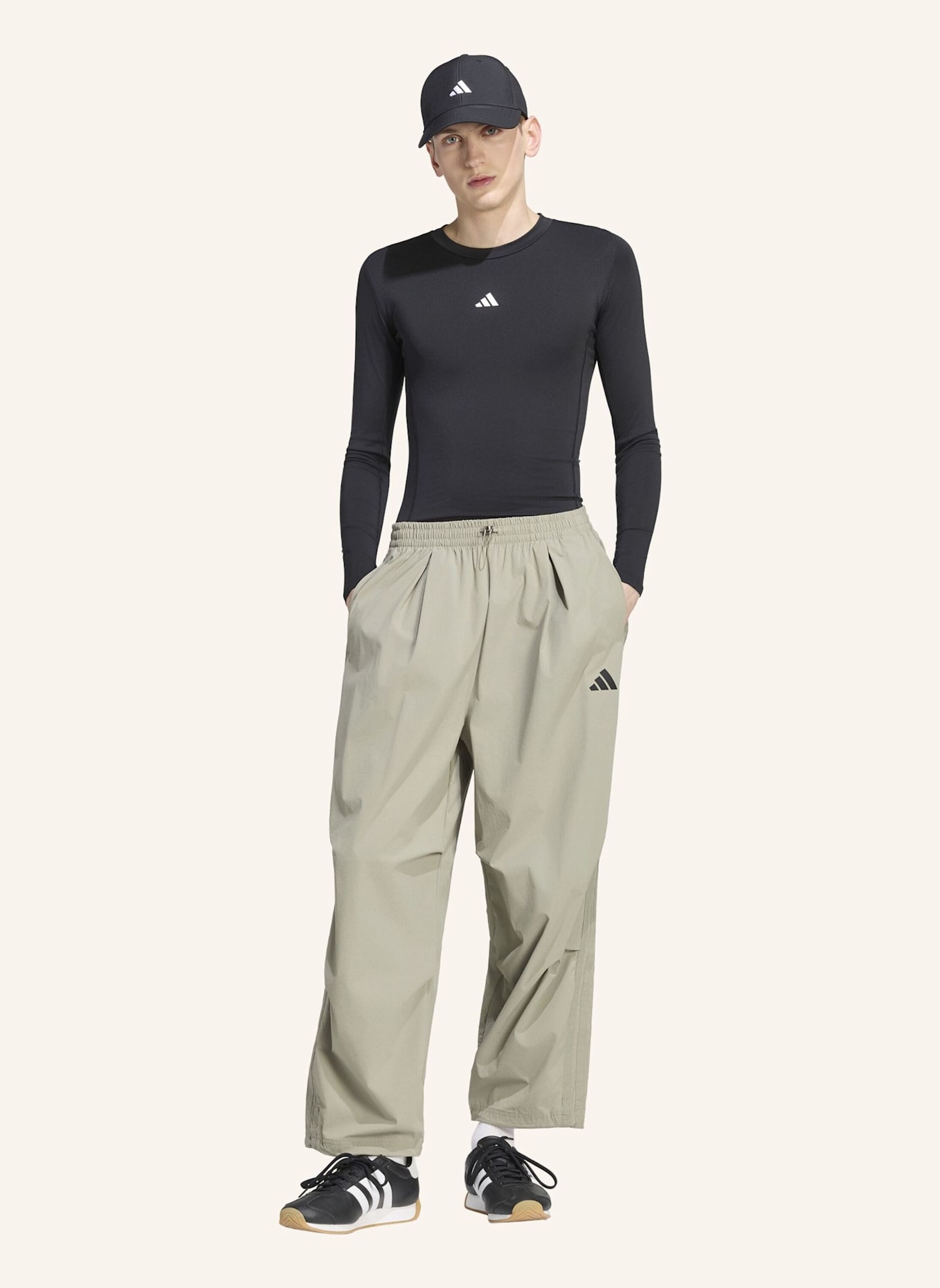 adidas CITY TECH 3-STREIFEN-HOSE: SILBER