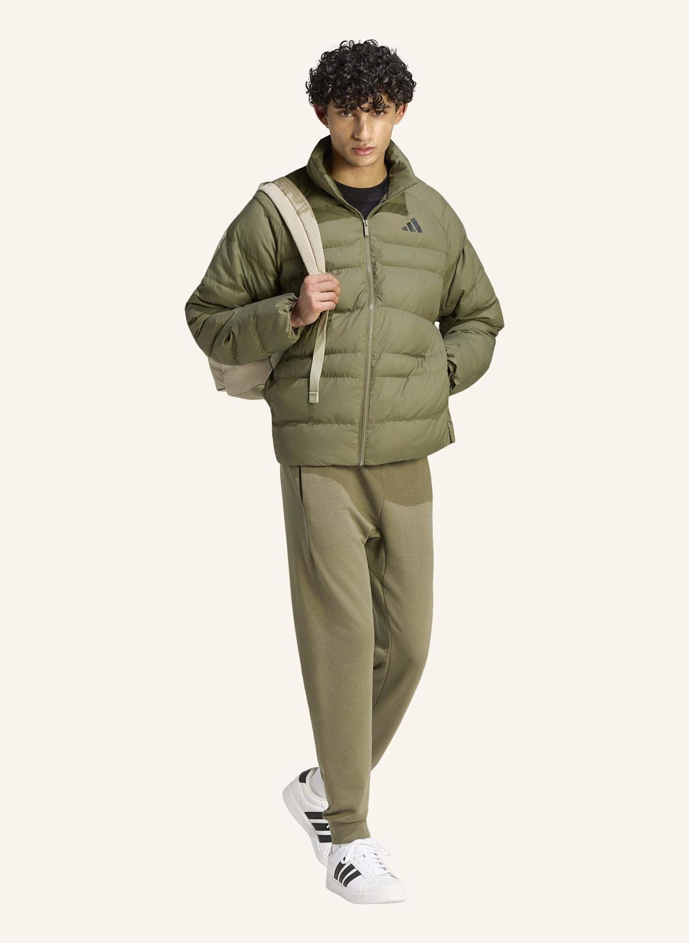 adidas ESSENTIALS ISOLATIONSJACKE, VERSTAUBAR: GRÜN