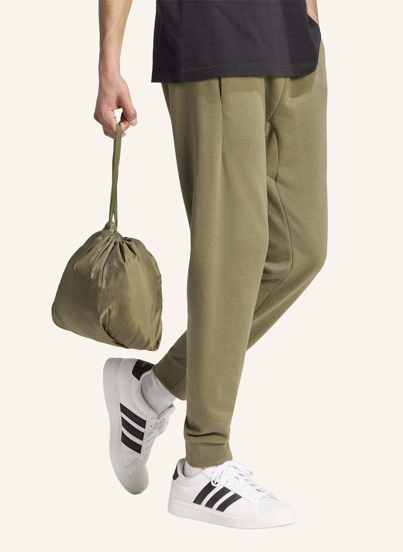 adidas ESSENTIALS ISOLATIONSJACKE, VERSTAUBAR: GRÜN
