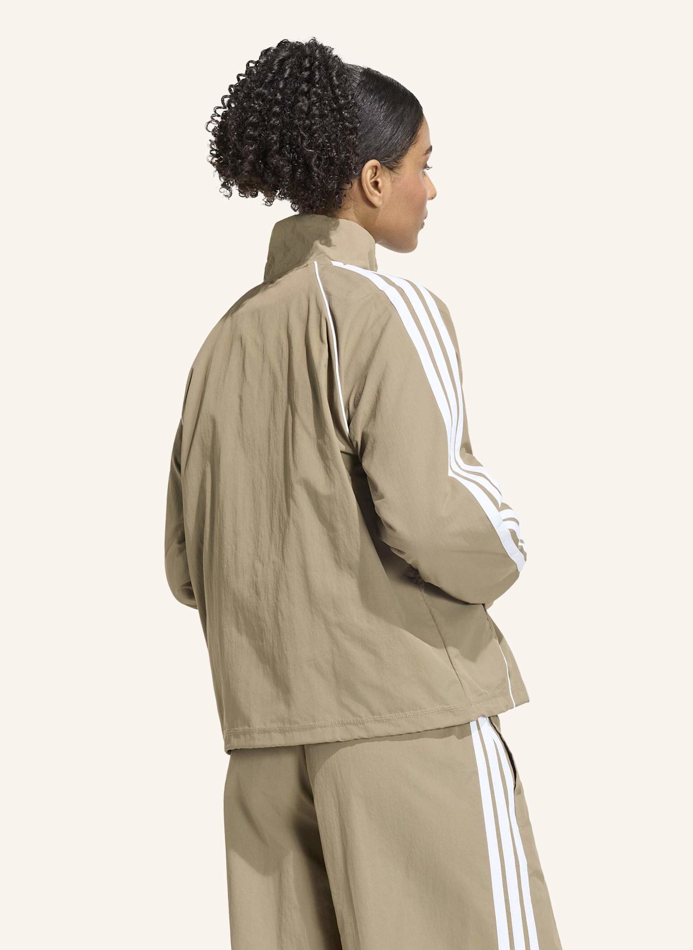 adidas ICONIC TRAININGSJACKE, GEWEBT, 3-STREIFEN: KHAKI