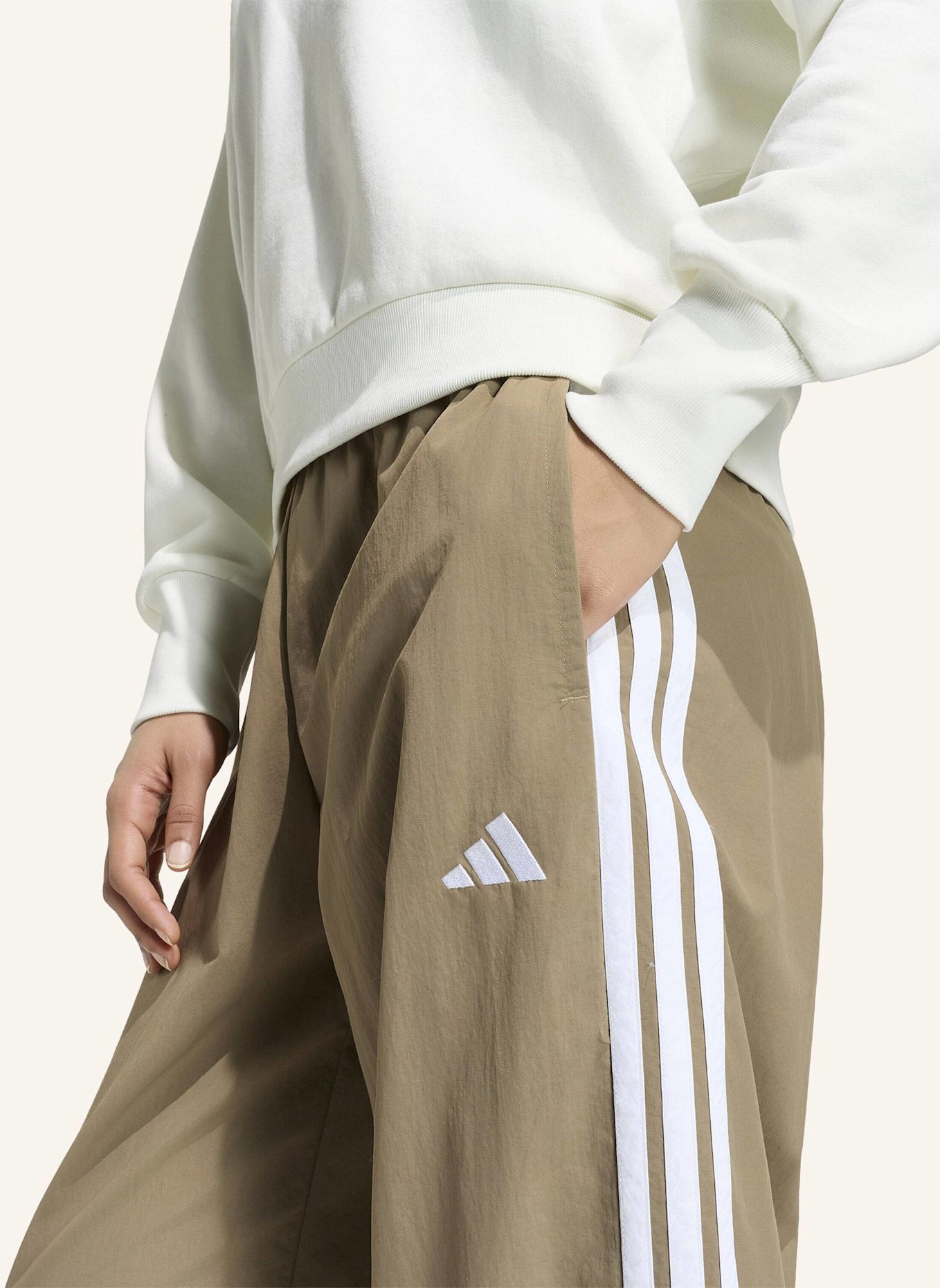adidas ICONIC BUNGEES-TRAININGSHOSE, GEWEBT, WEITES BEIN: KHAKI