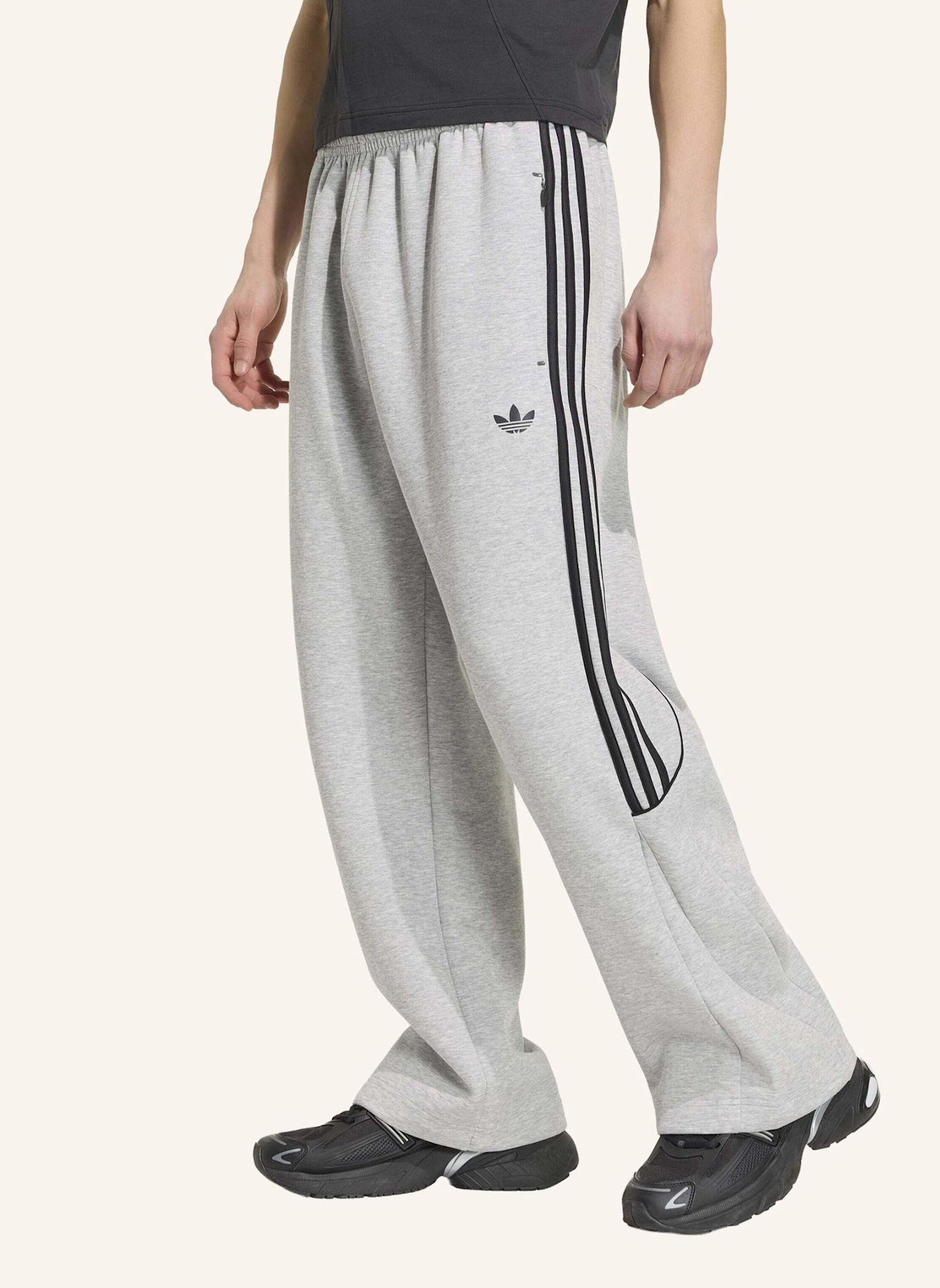 adidas Originals SPACER TEAMGEIST 26 CUTLINE HOSE, OFFENER SAUM: GRAU