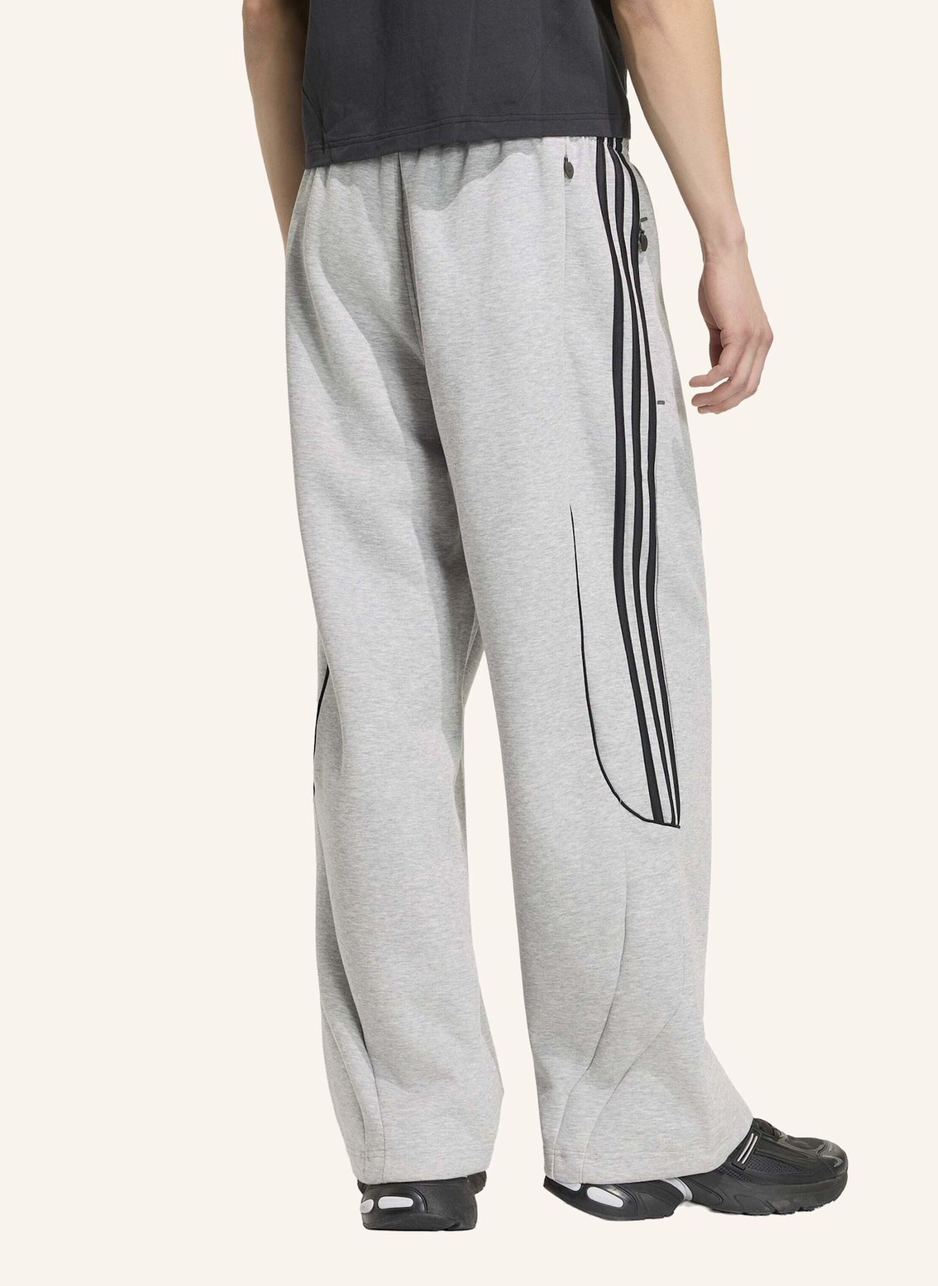 adidas Originals SPACER TEAMGEIST 26 CUTLINE HOSE, OFFENER SAUM: GRAU