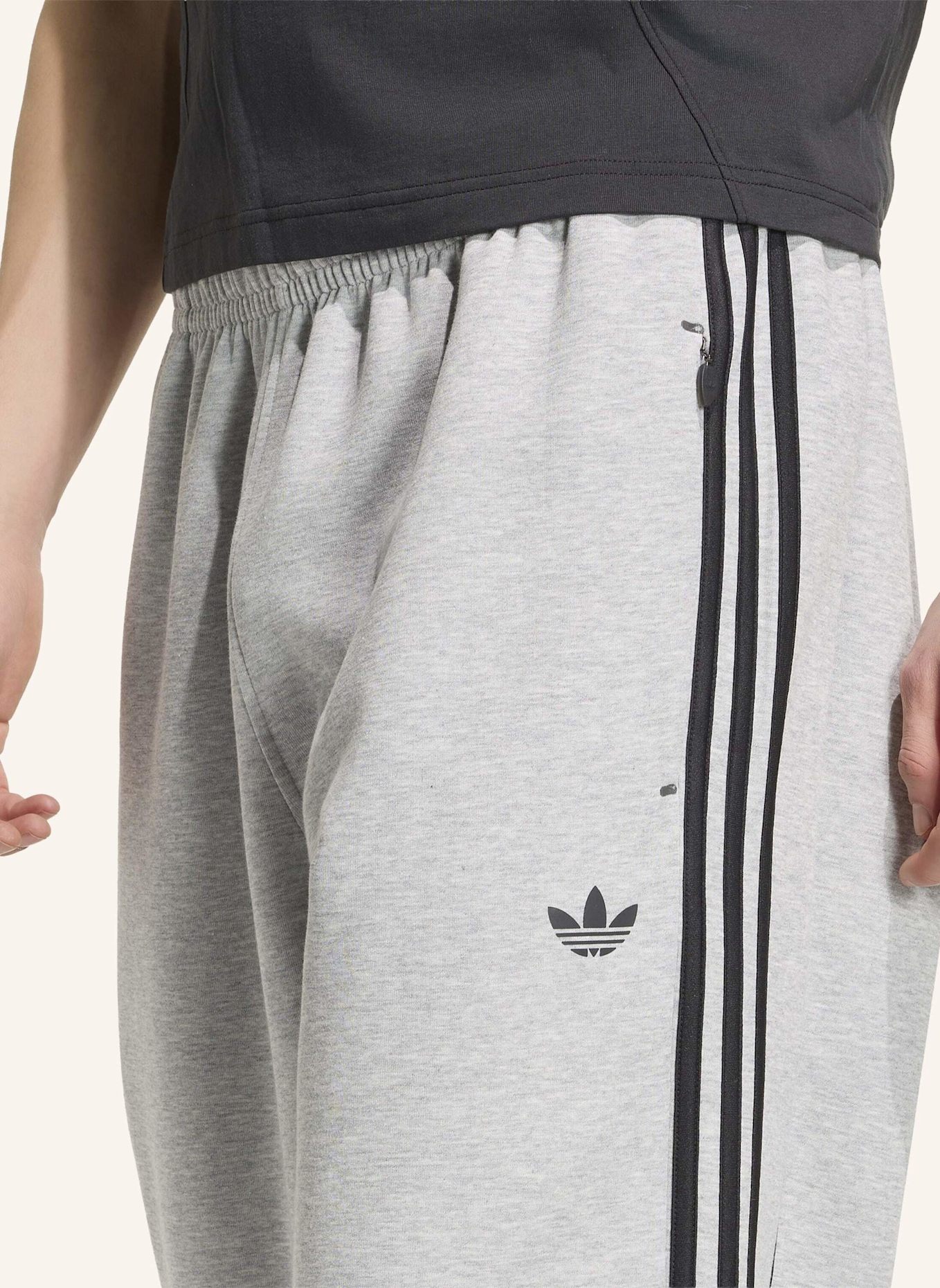 adidas Originals SPACER TEAMGEIST 26 CUTLINE HOSE, OFFENER SAUM: GRAU
