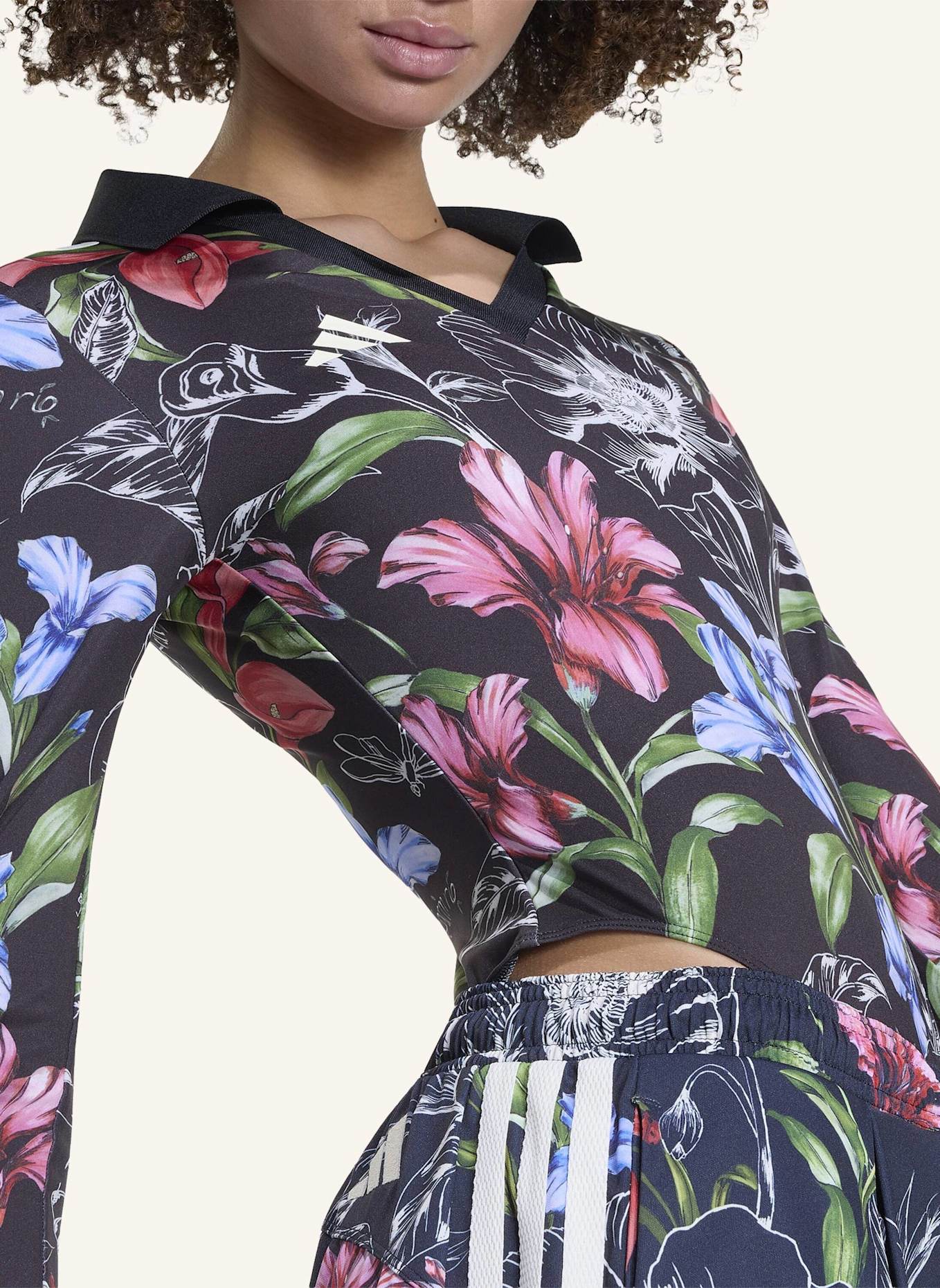 adidas ADIDAS X FARM RIO ONESIE: SCHWARZ/ WEISS