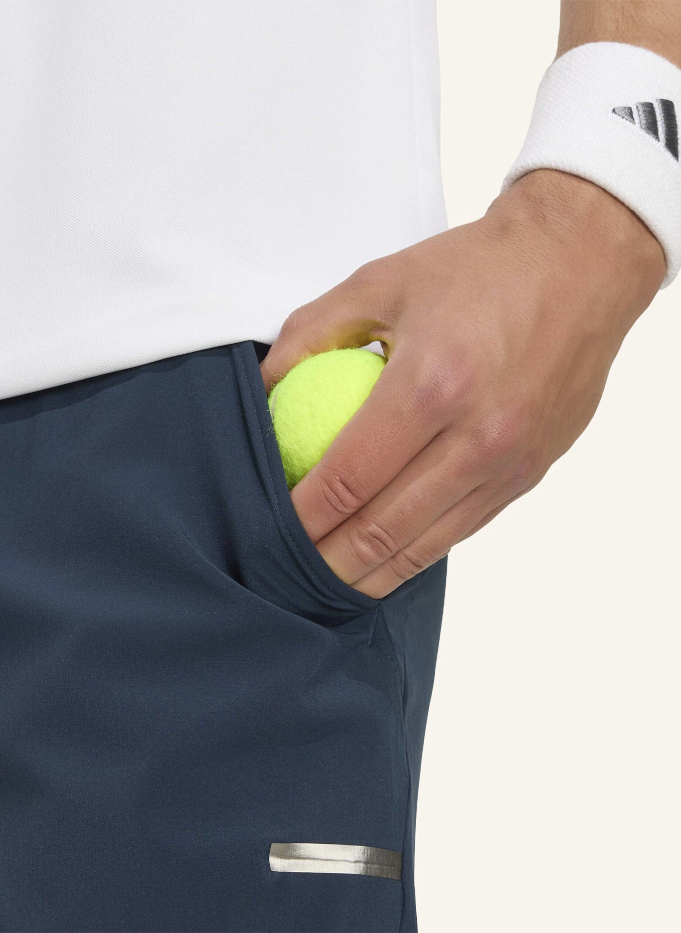 adidas TENNIS CLIMACOOL SHORTS & INNENSHORTS SET: SCHWARZ