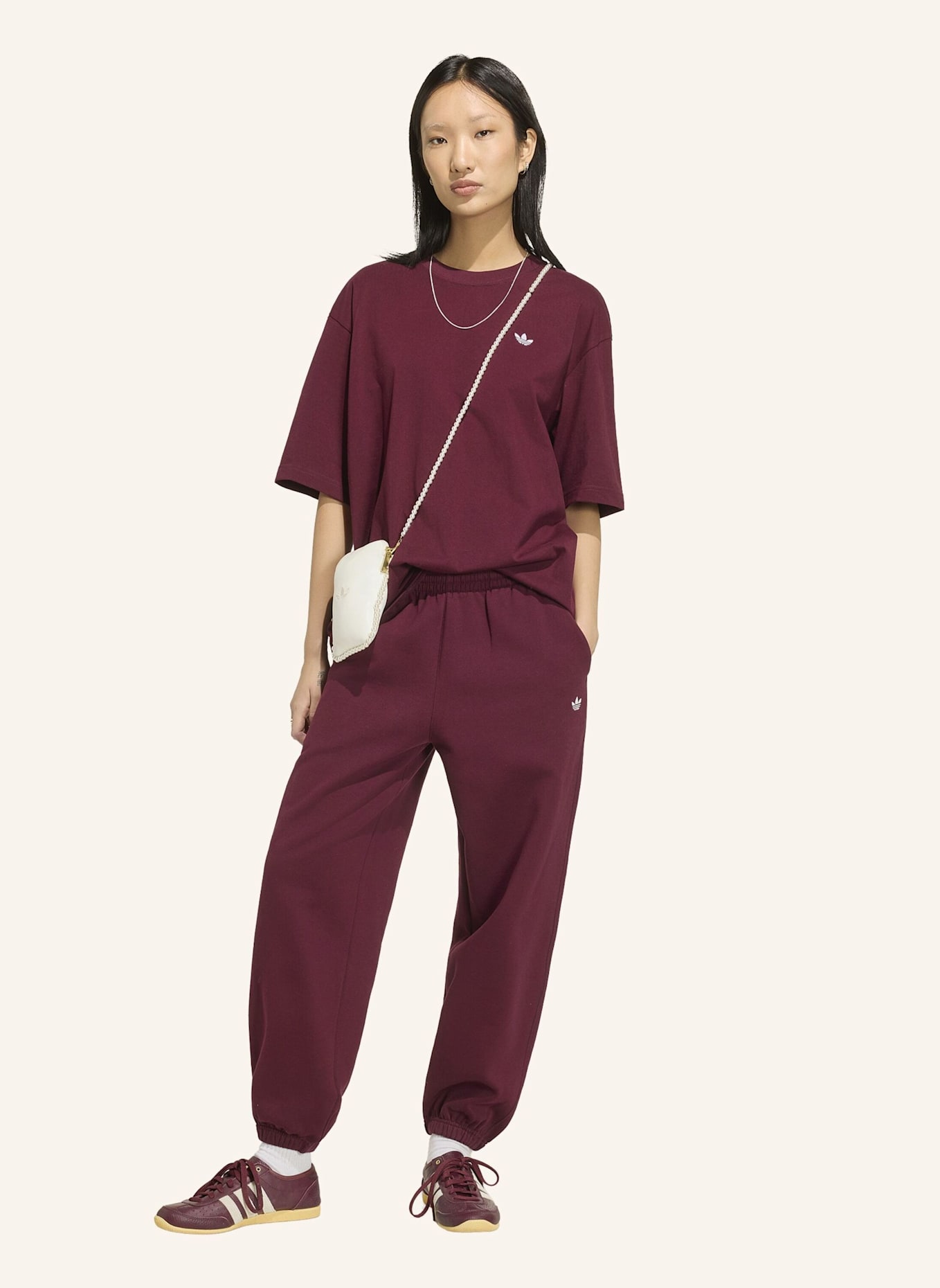 adidas Originals ESSENTIALS FLEECE-JOGGINGHOSE, LOCKERE PASSFORM: ROT
