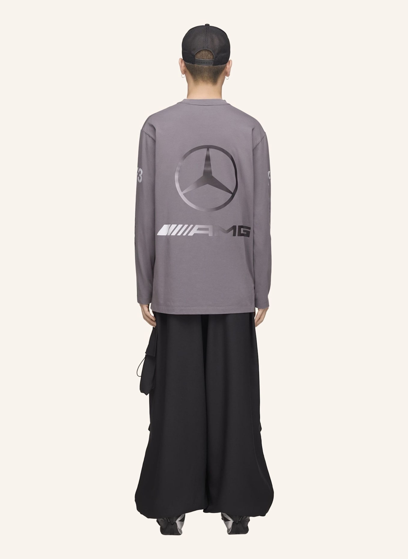 Y-3 Y-3 MERCEDES CHAOS LOGO LANGÄRMELIGES SHIRT: GRAU