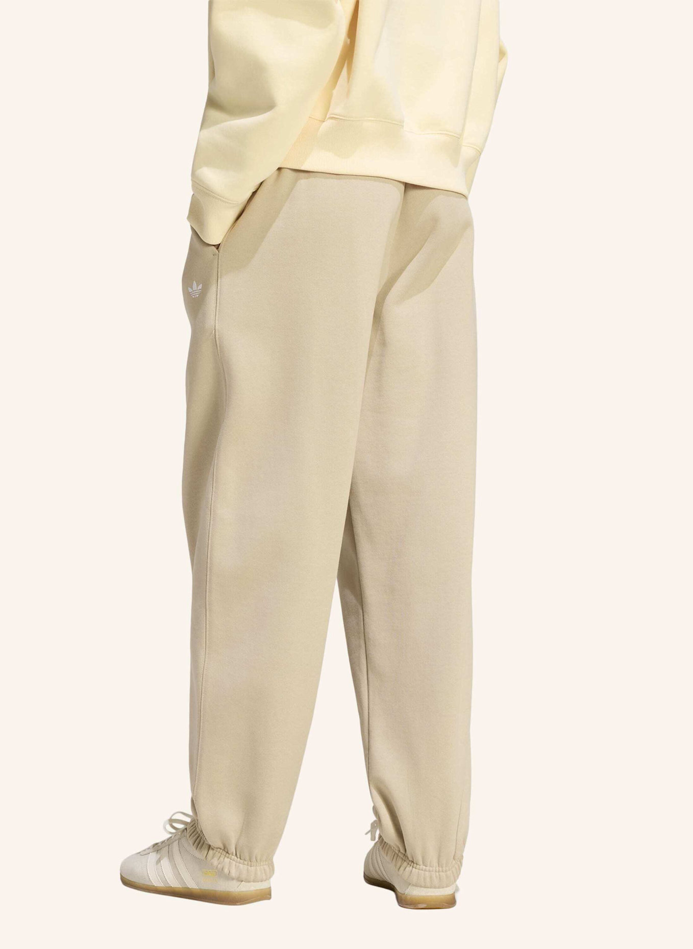 adidas Originals ESSENTIALS FLEECE-JOGGINGHOSE, LOCKERE PASSFORM: BEIGE