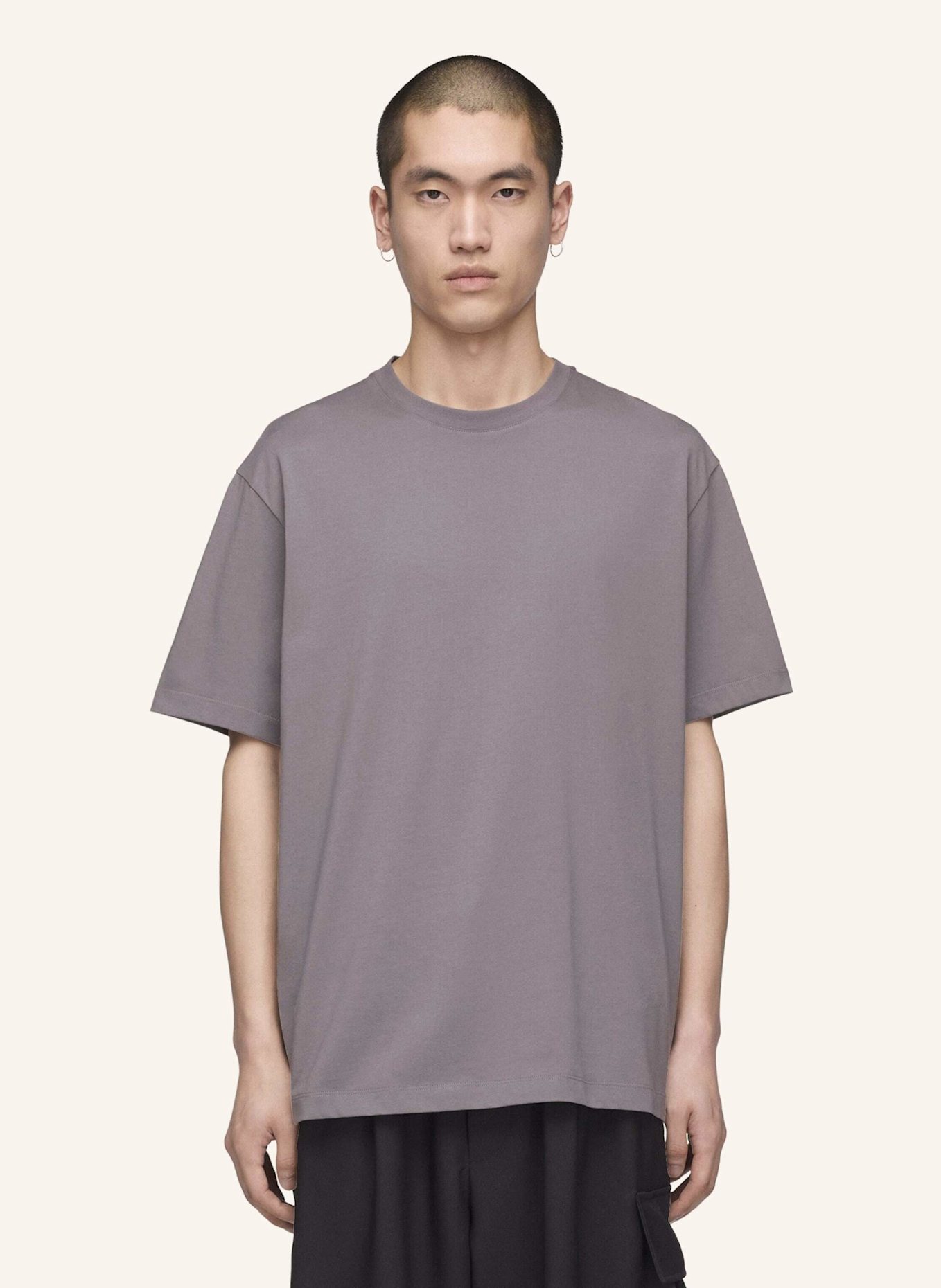 Y-3 Y-3 MERCEDES-AMG PETRONAS FORMULA 1 TEAM LOGO STACK T-SHIRT, KURZÄRMELIG: GRAU