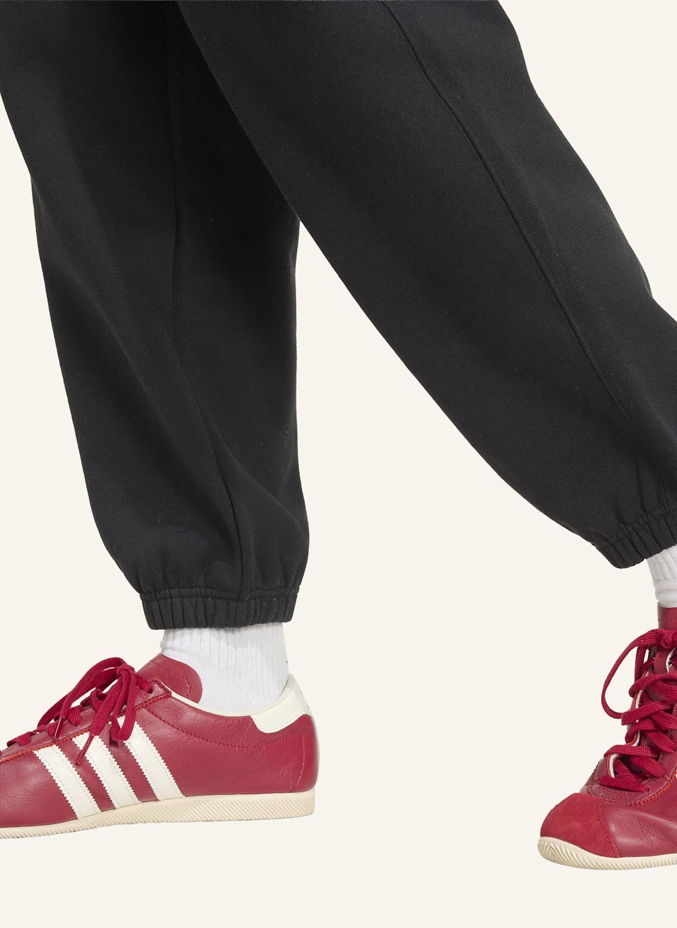 adidas Originals ESSENTIALS FLEECE-JOGGINGHOSE, LOCKERE PASSFORM: SCHWARZ