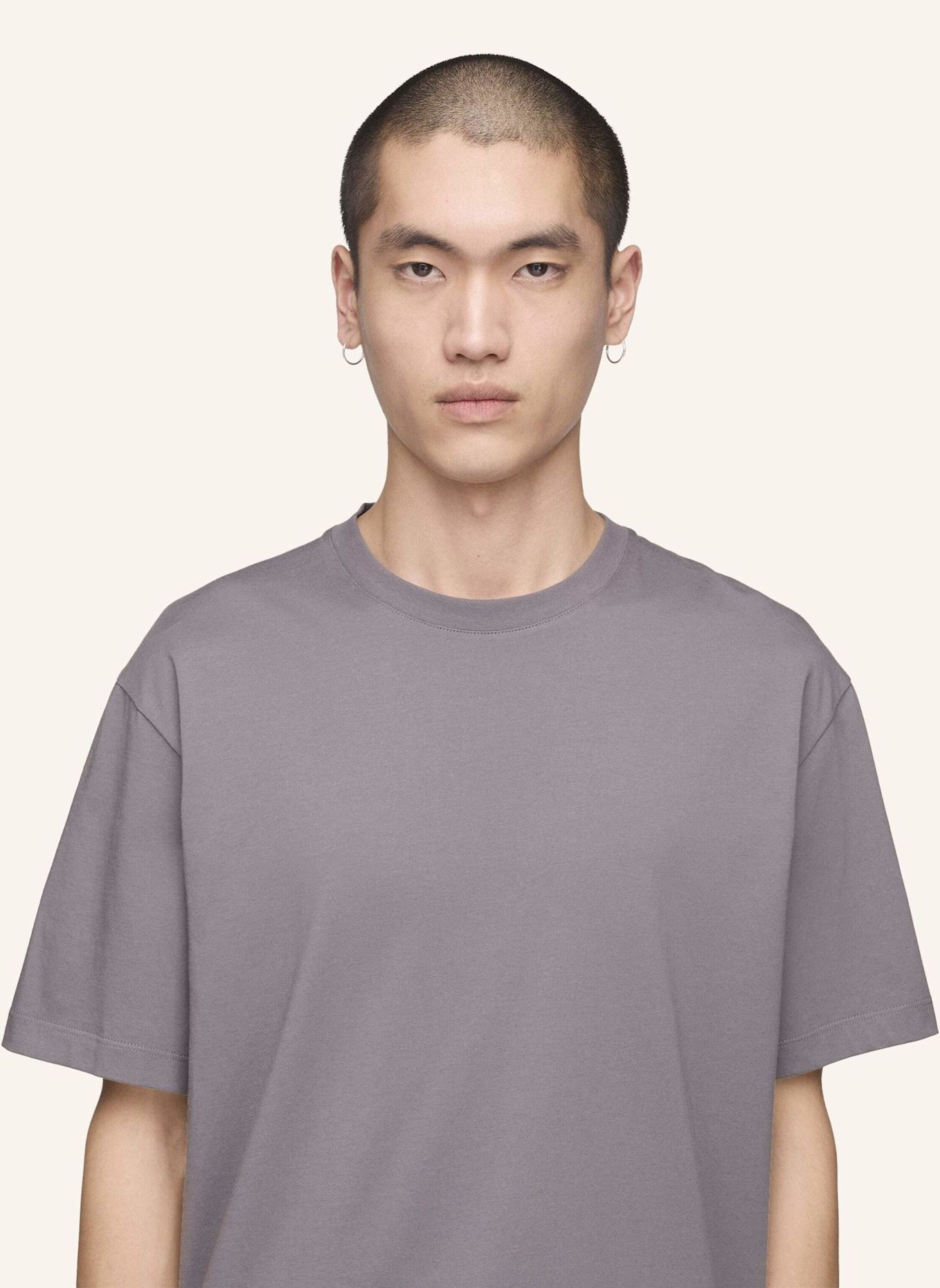 Y-3 Y-3 MERCEDES-AMG PETRONAS FORMULA 1 TEAM LOGO STACK T-SHIRT, KURZÄRMELIG: GRAU