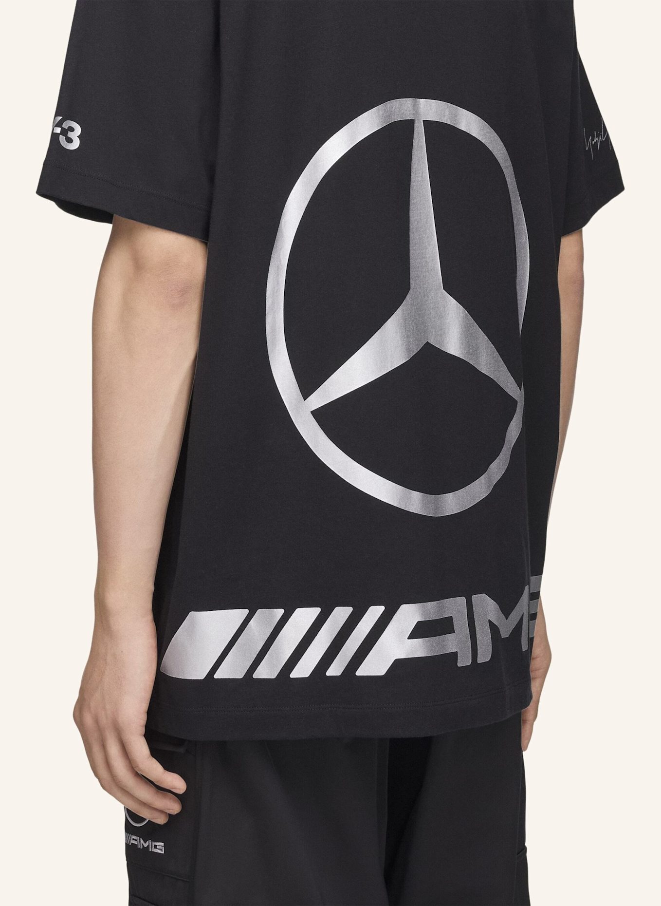 Y-3 Y-3 MERCEDES AMG PETRONAS FORMULA 1 TEAM STAR LOGO SHORT SLEEVE T-SHIRT: SCHWARZ