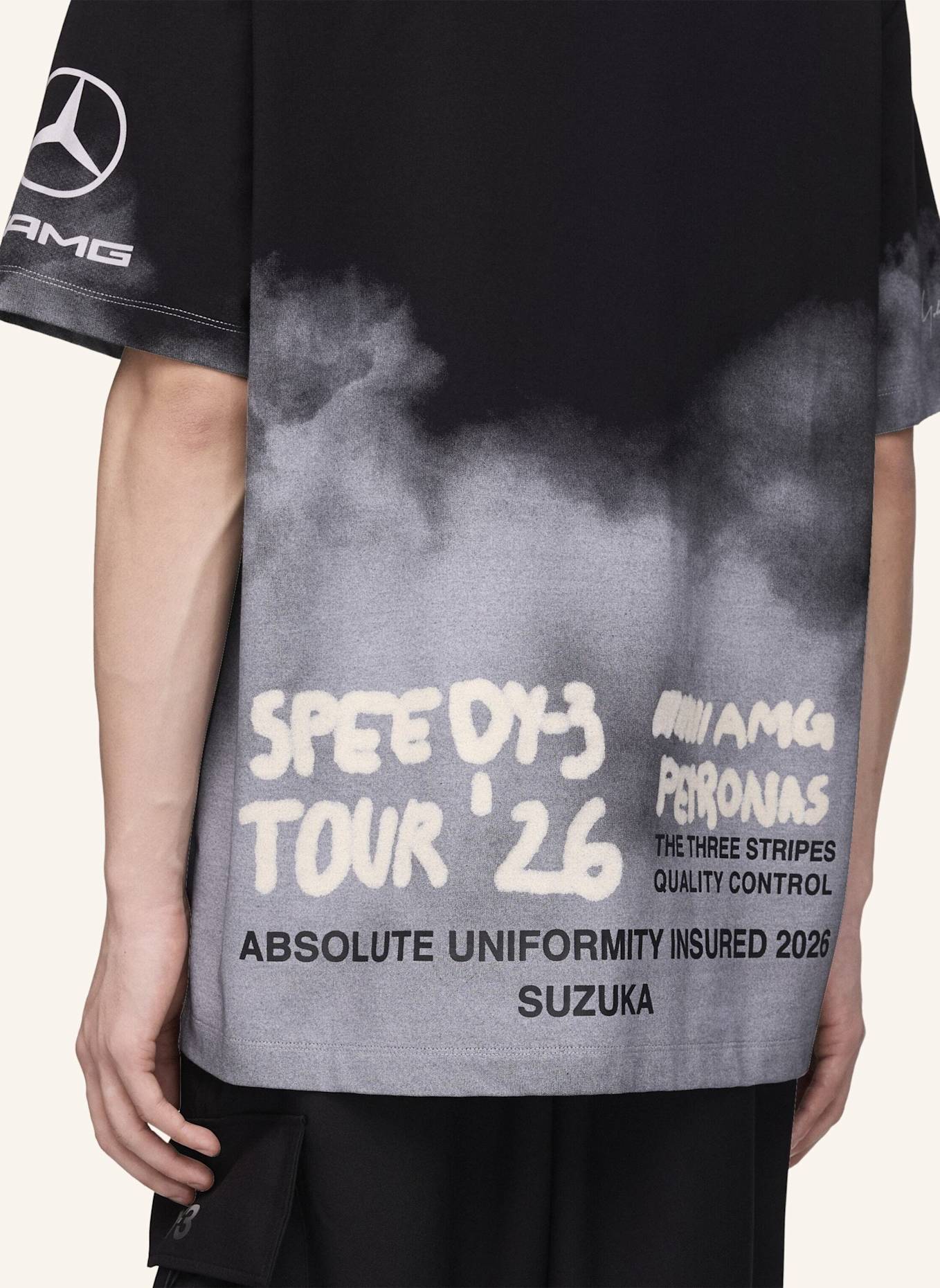 Y-3 Y-3 MERCEDES - AMG PETRONAS FORMULA 1 TEAM TOUR T-SHIRT: SCHWARZ
