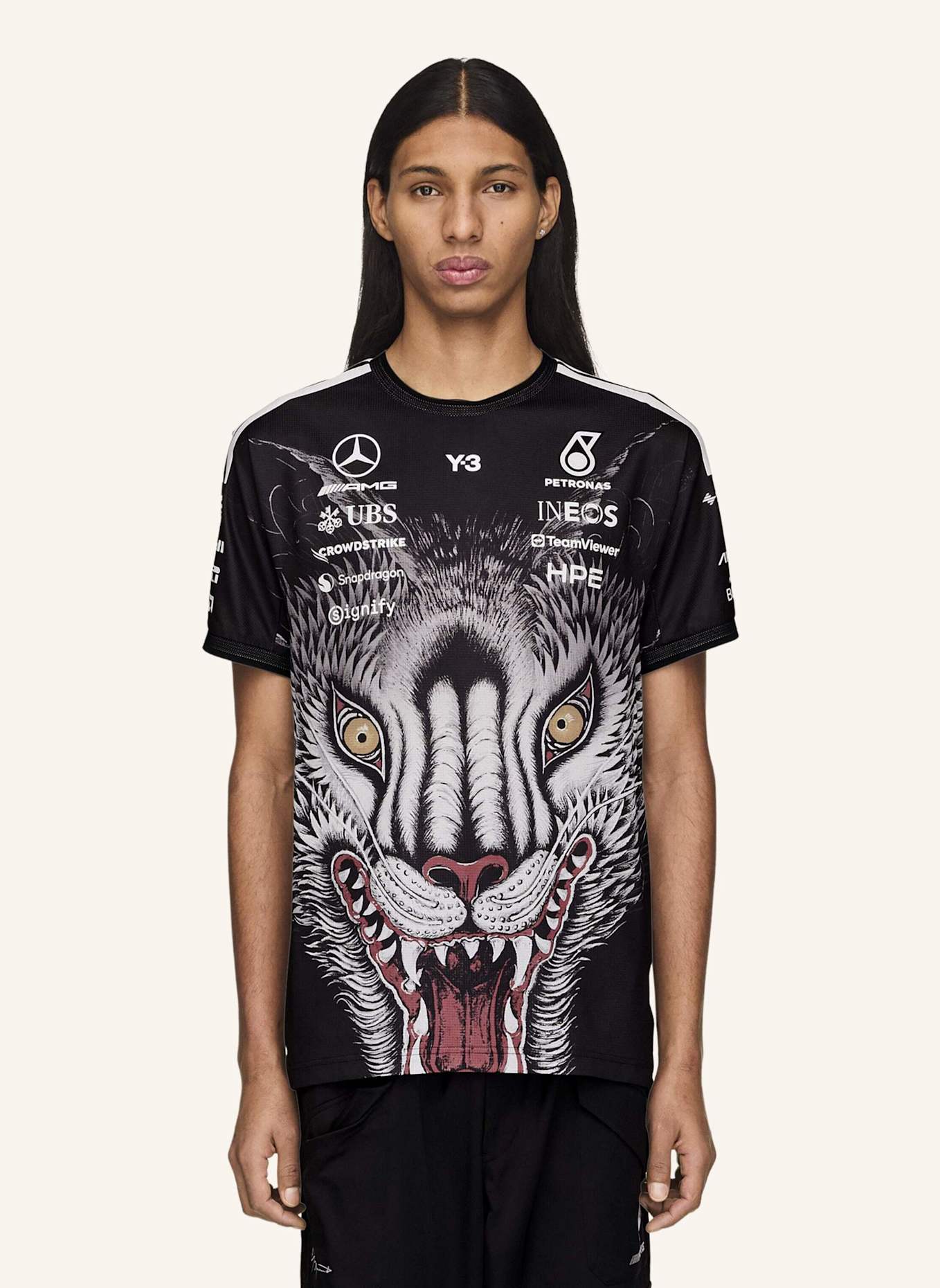 Y-3 Y-3 MERCEDES AMG PETRONAS FORMULA 1 TEAM DRIVER SHORT SLEEVE JERSEY: SCHWARZ