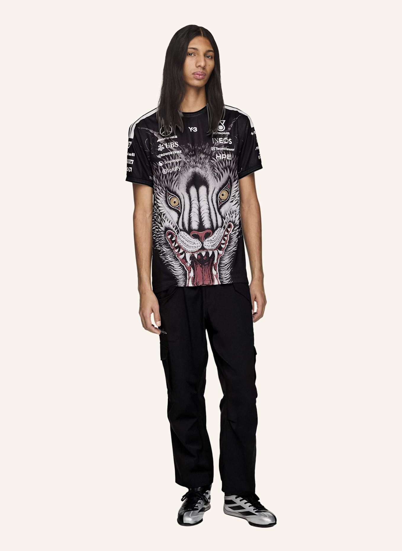 Y-3 Y-3 MERCEDES AMG PETRONAS FORMULA 1 TEAM DRIVER SHORT SLEEVE JERSEY: SCHWARZ