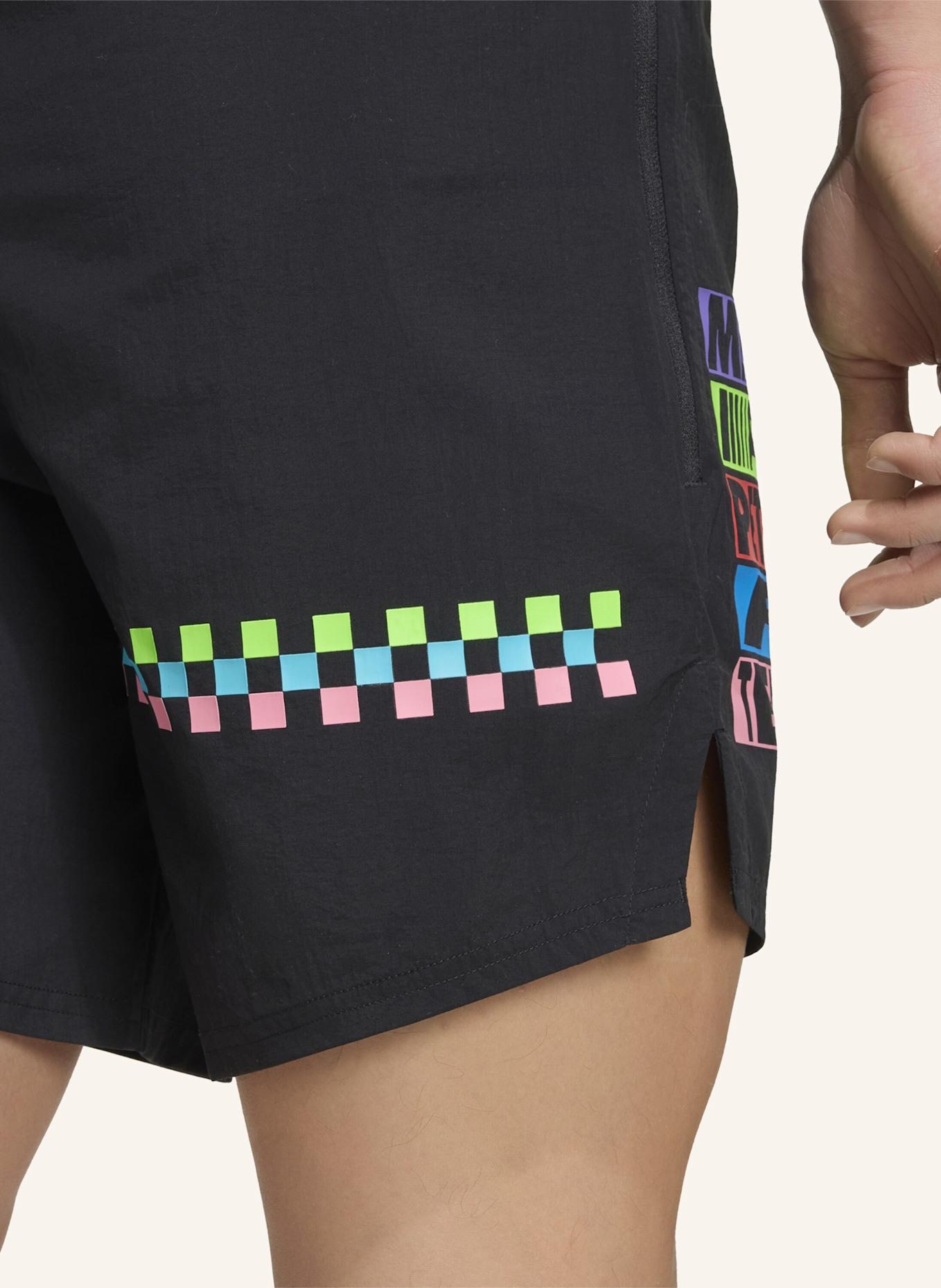 adidas MERCEDES – AMG PETRONAS FORMULA 1 TEAM LIGHTS ON SHORTS: SCHWARZ