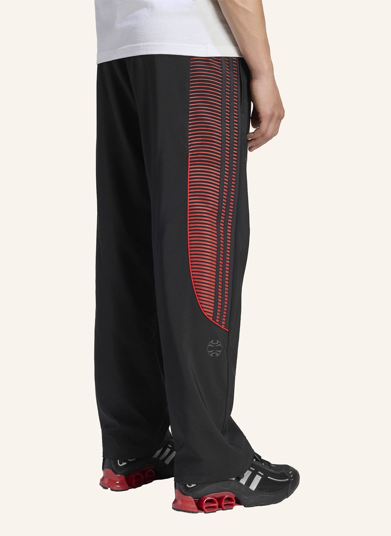 adidas Originals ADIDAS X COCA-COLA TEAMGEIST 26 TRAININGSHOSE: SCHWARZ