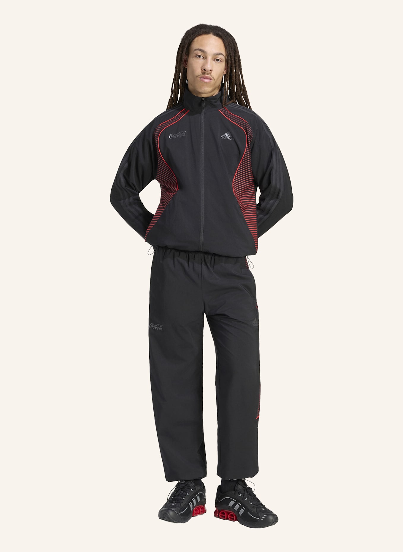 adidas Originals ADIDAS X COCA-COLA TEAMGEIST 26 TRAININGSHOSE: SCHWARZ