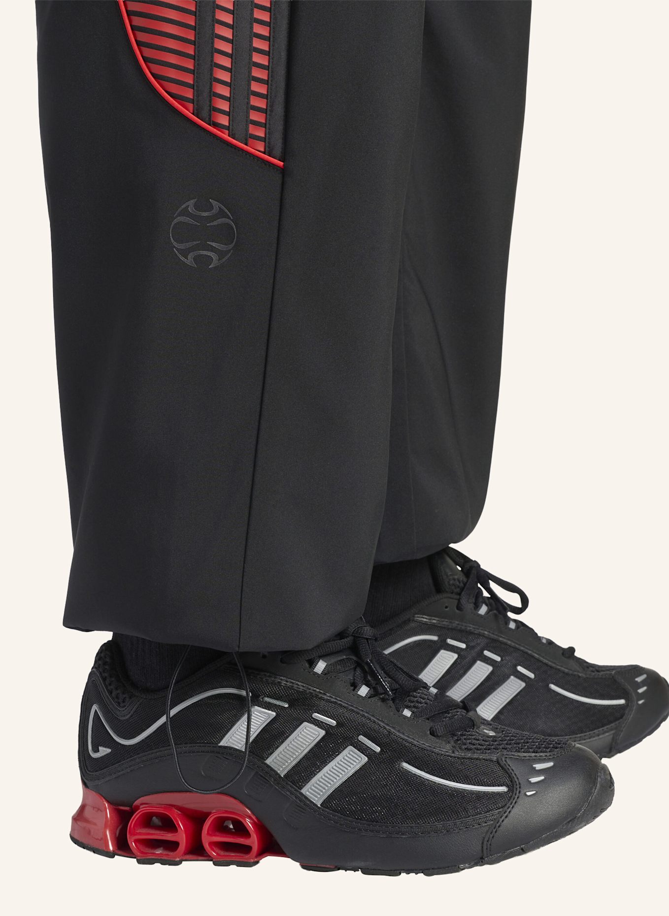 adidas Originals ADIDAS X COCA-COLA TEAMGEIST 26 TRAININGSHOSE: SCHWARZ