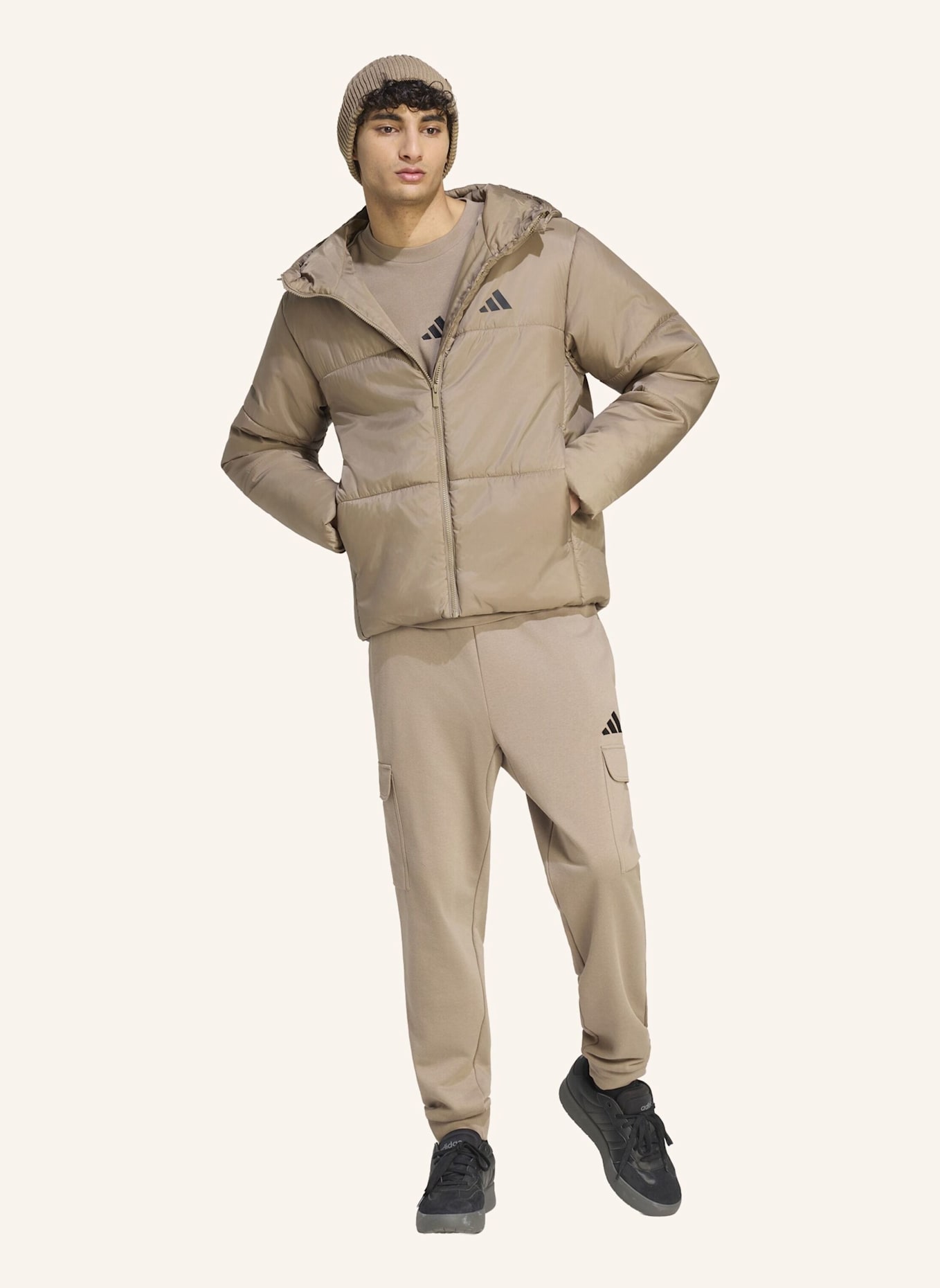 adidas ESSENTIALS HIGHLOFT PUFFER JACKE, ISOLIERT: KHAKI