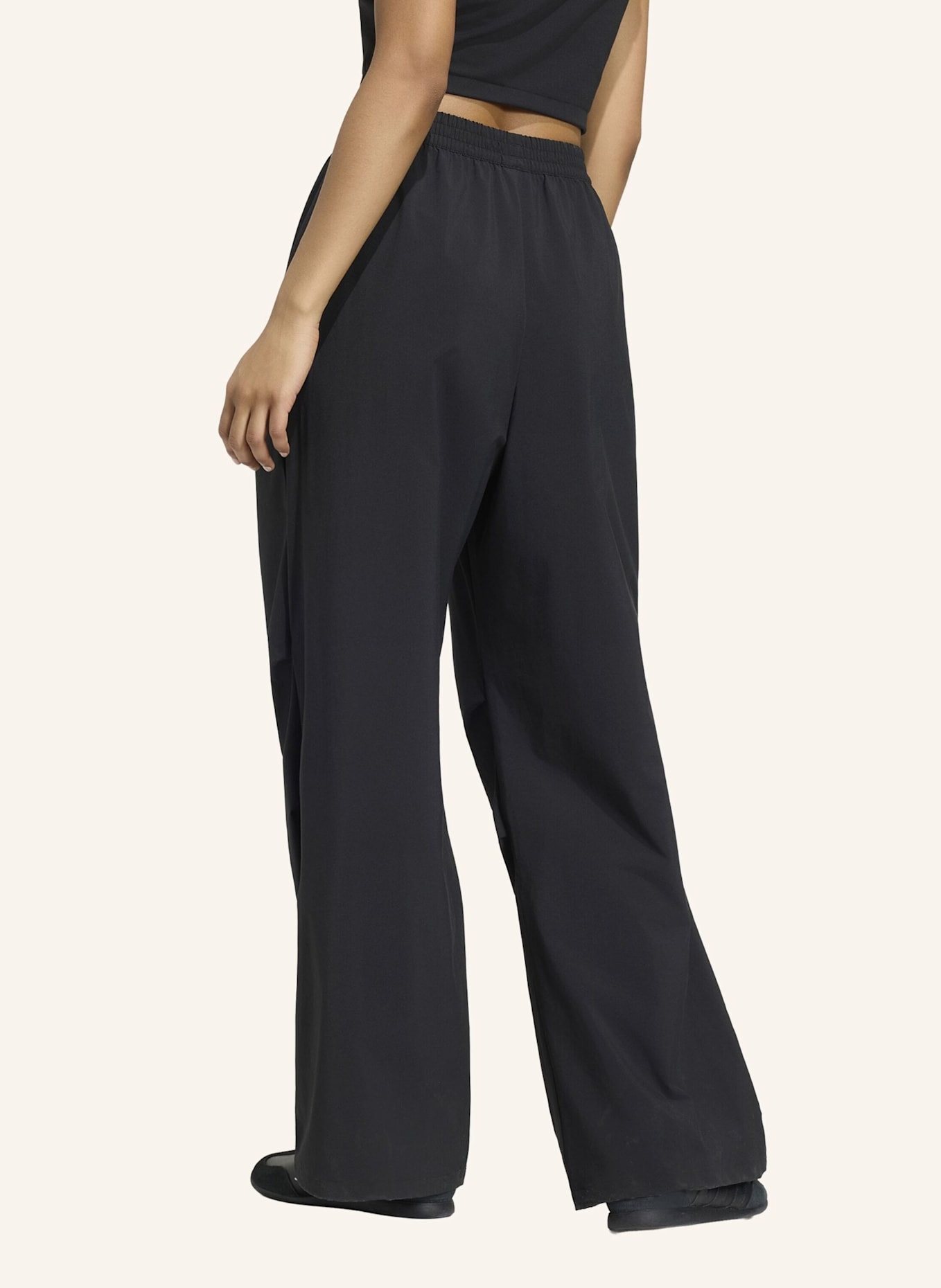 adidas CITY TECH GEWEBTE FALLSCHIRMHOSE: SCHWARZ