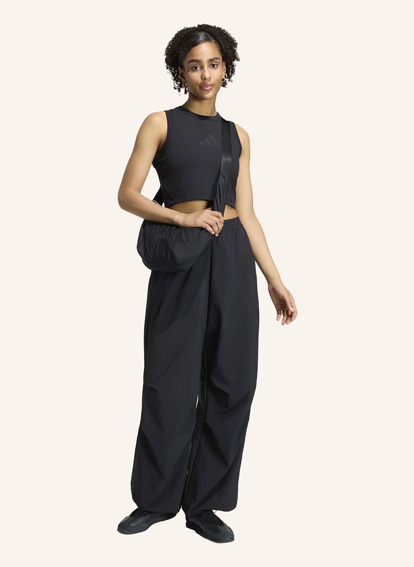 adidas CITY TECH GEWEBTE FALLSCHIRMHOSE: SCHWARZ