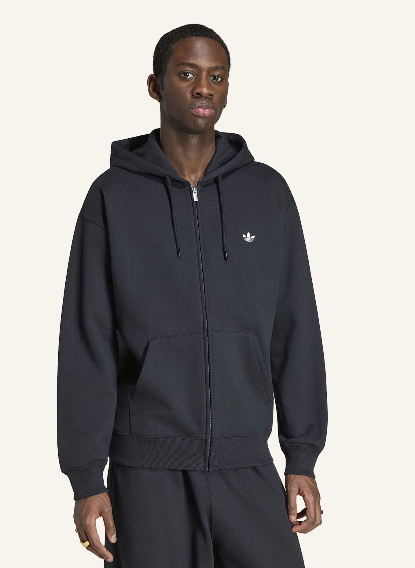 adidas Originals TREFOIL ESSENTIALS HOODIE, LOCKER GESCHNITTEN, MIT DURCHGEHENDEM REISSVERSCHLUSS: SCHWARZ