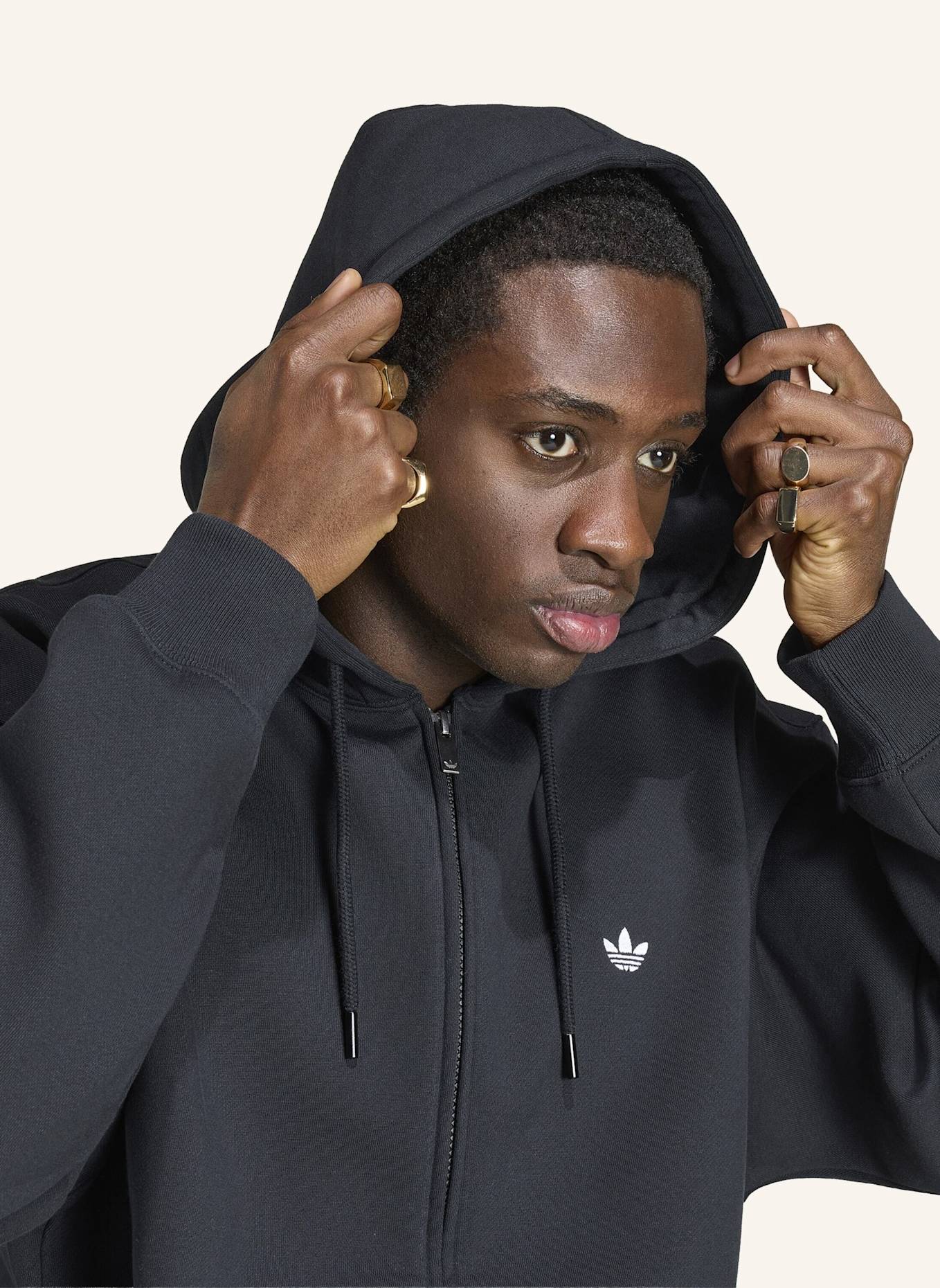adidas Originals TREFOIL ESSENTIALS HOODIE, LOCKER GESCHNITTEN, MIT DURCHGEHENDEM REISSVERSCHLUSS: SCHWARZ