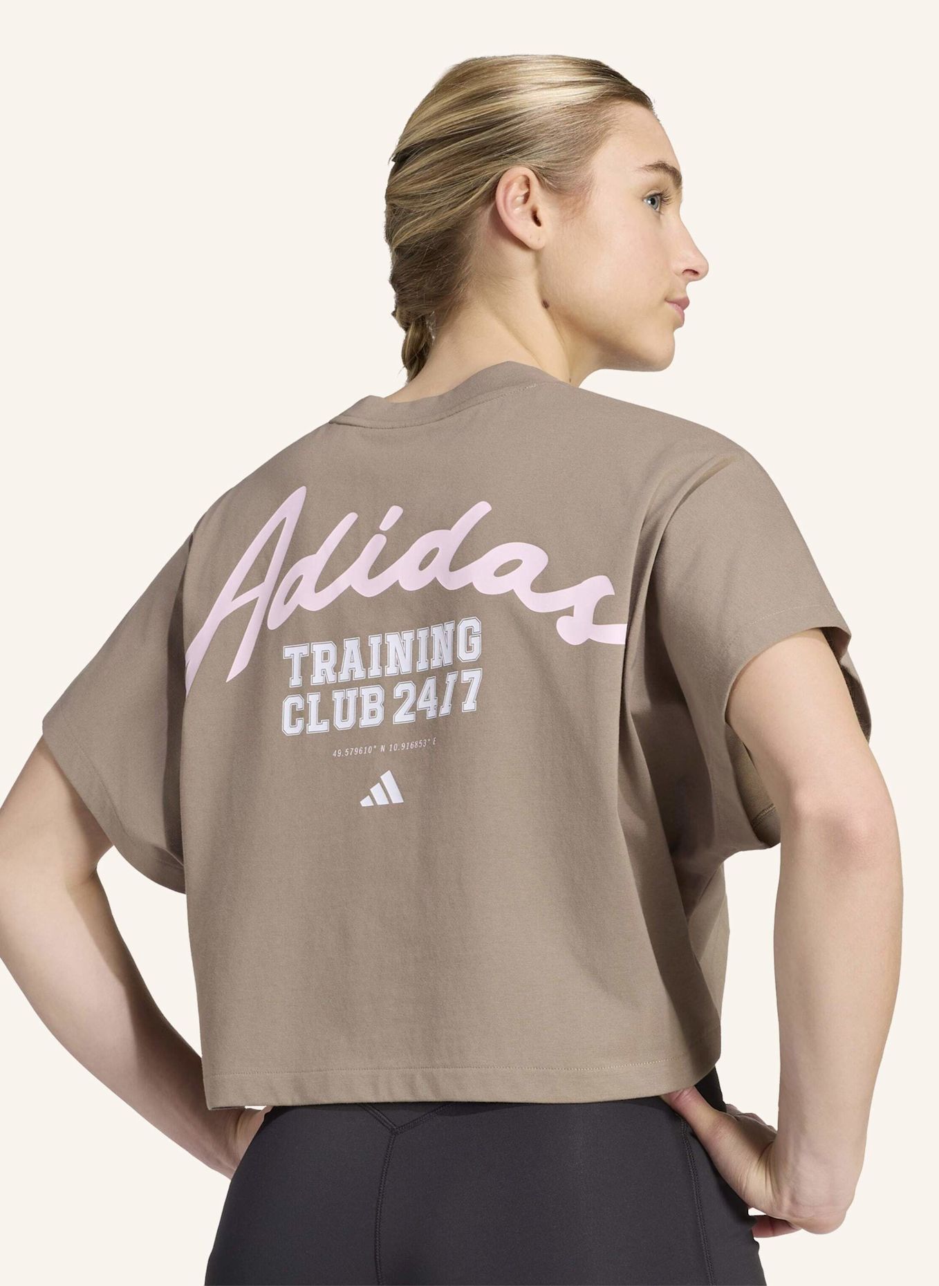 adidas PRIMELIFT WORKOUT GRAFIK T-SHIRT: KHAKI
