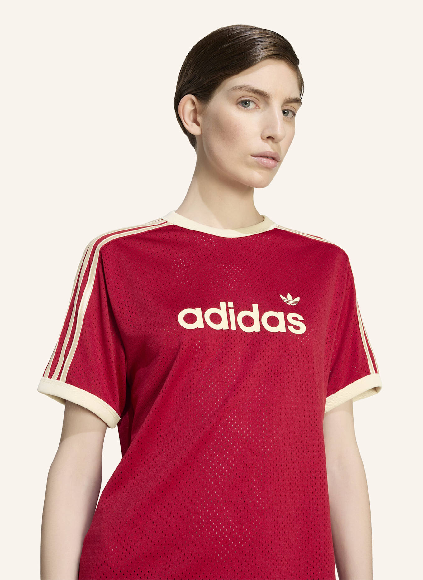adidas Originals LINEAR MESH T-SHIRT: ROT/ CREME