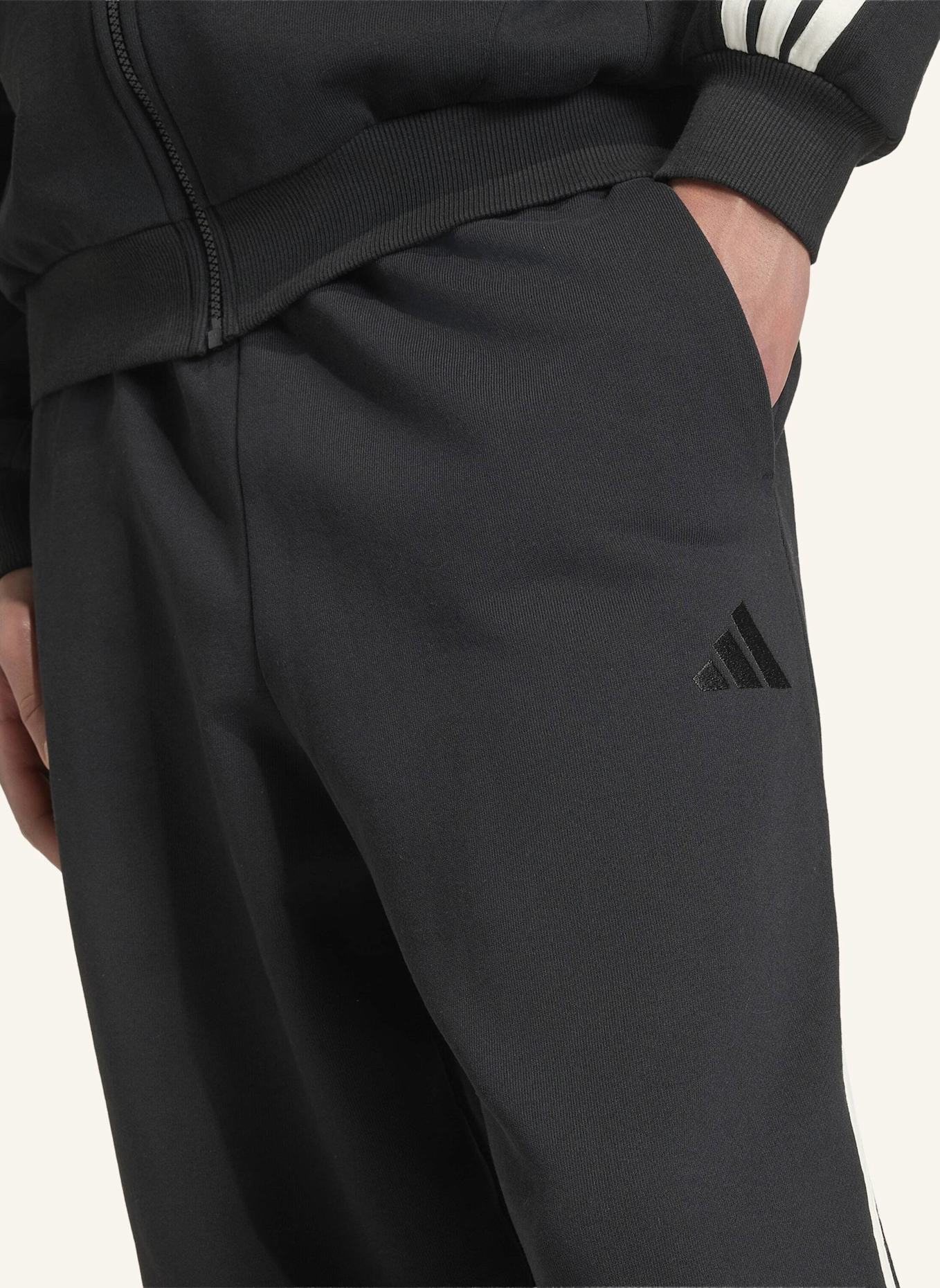 adidas ADIDAS KIT 3-STREIFEN WEITE HOSE: SCHWARZ/ WEISS