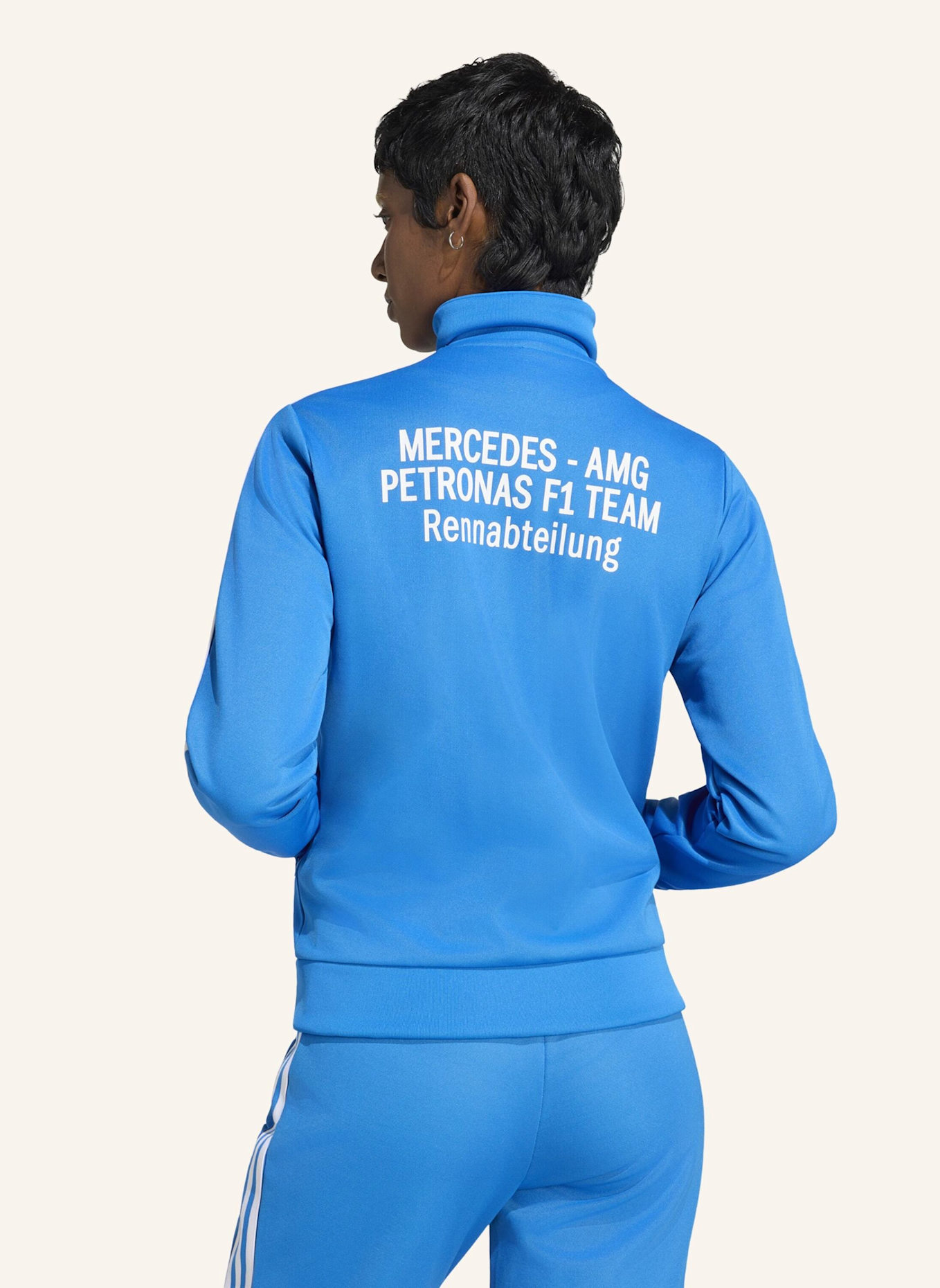 adidas MERCEDES-AMG PETRONAS FORMULA 1 TEAM BLUE WONDER TRAININGSJACKE: BLAU