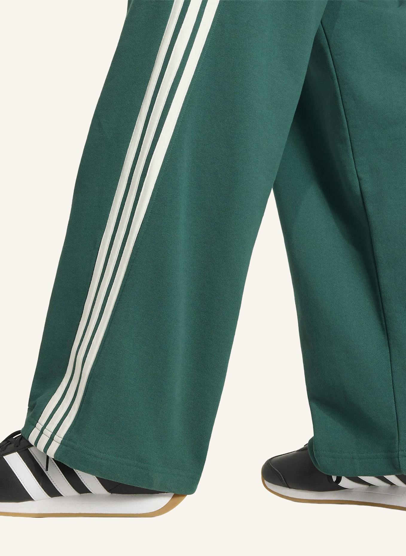 adidas ADIDAS KIT 3-STREIFEN HOSE, WEIT GESCHNITTEN: GRÜN/ WEISS